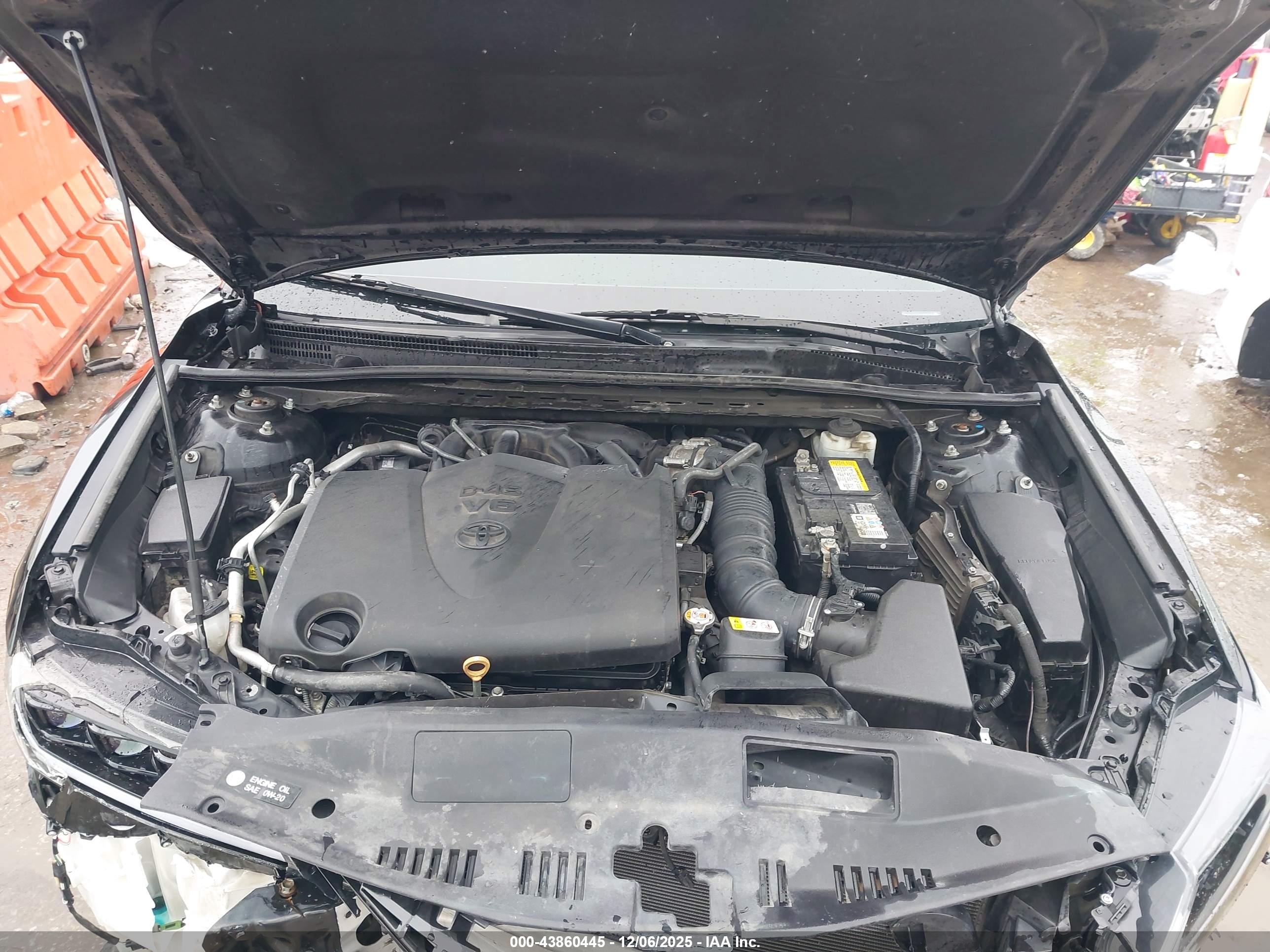 TOYOTA CAMRY image 10