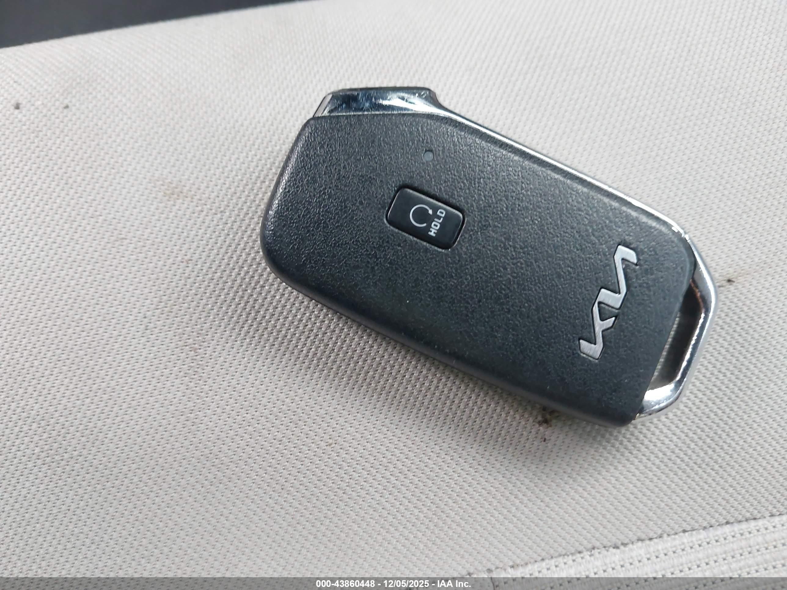 KIA K5 image 11