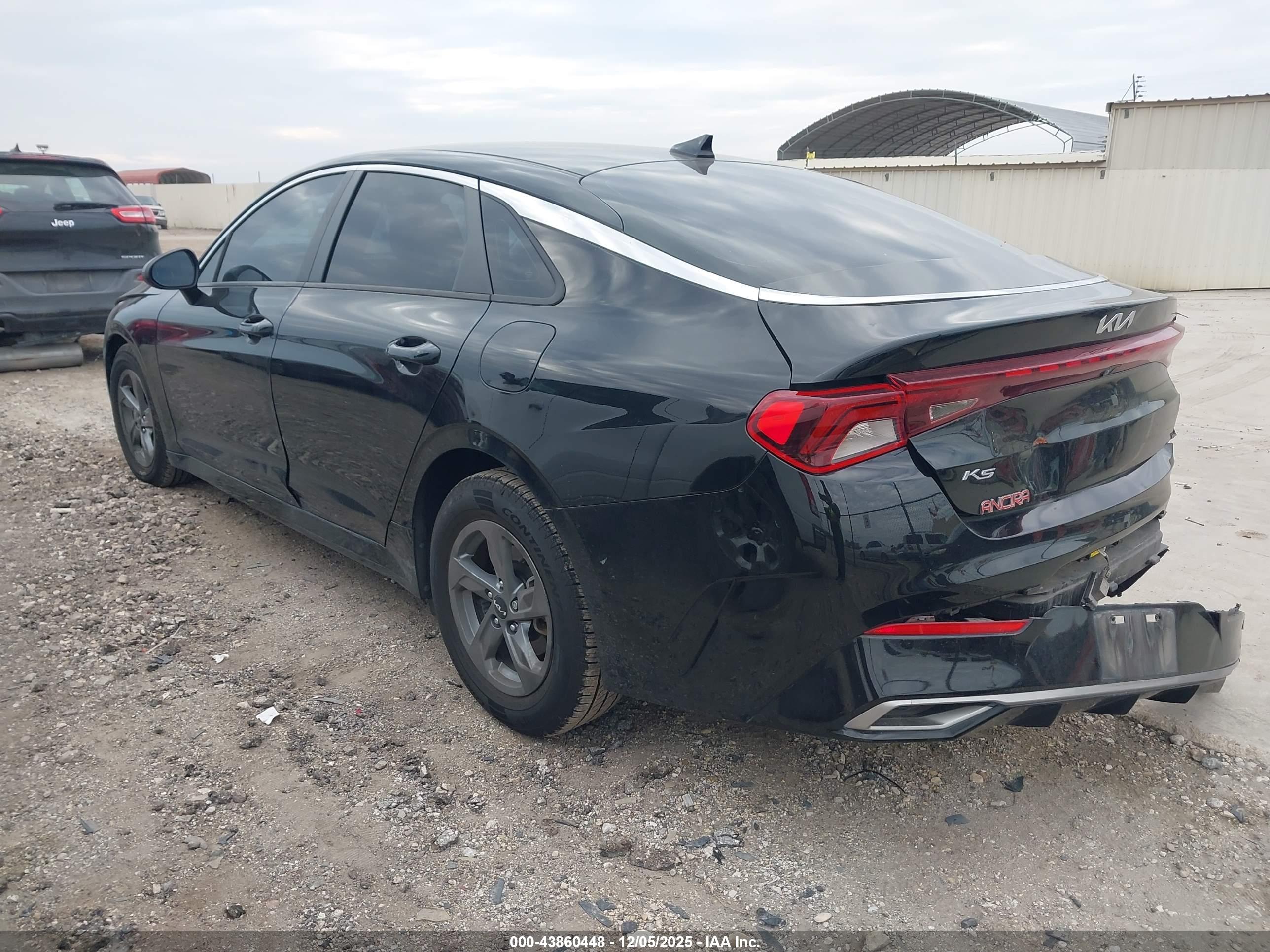 KIA K5 image 3