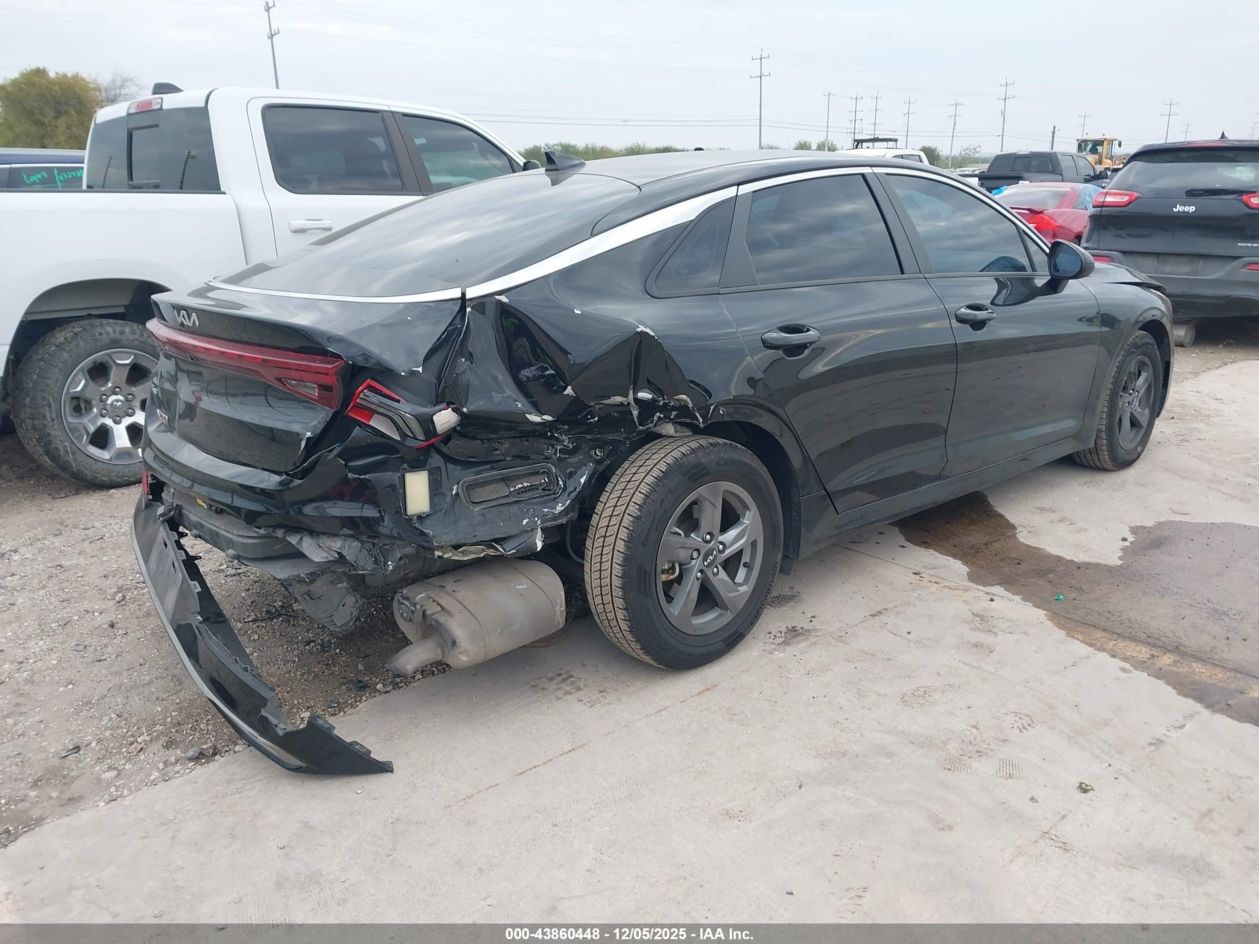 KIA K5 image 4