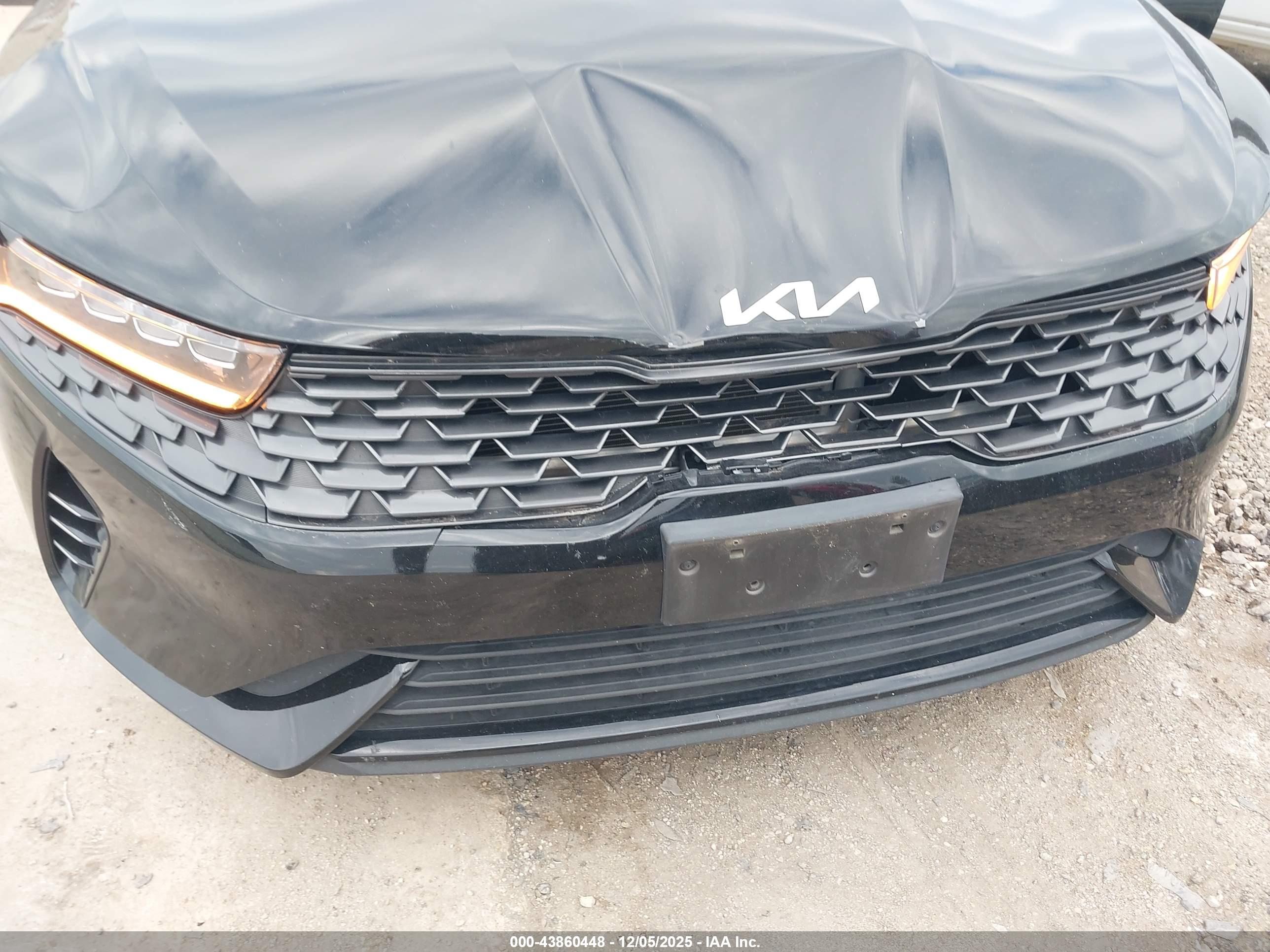 KIA K5 image 6
