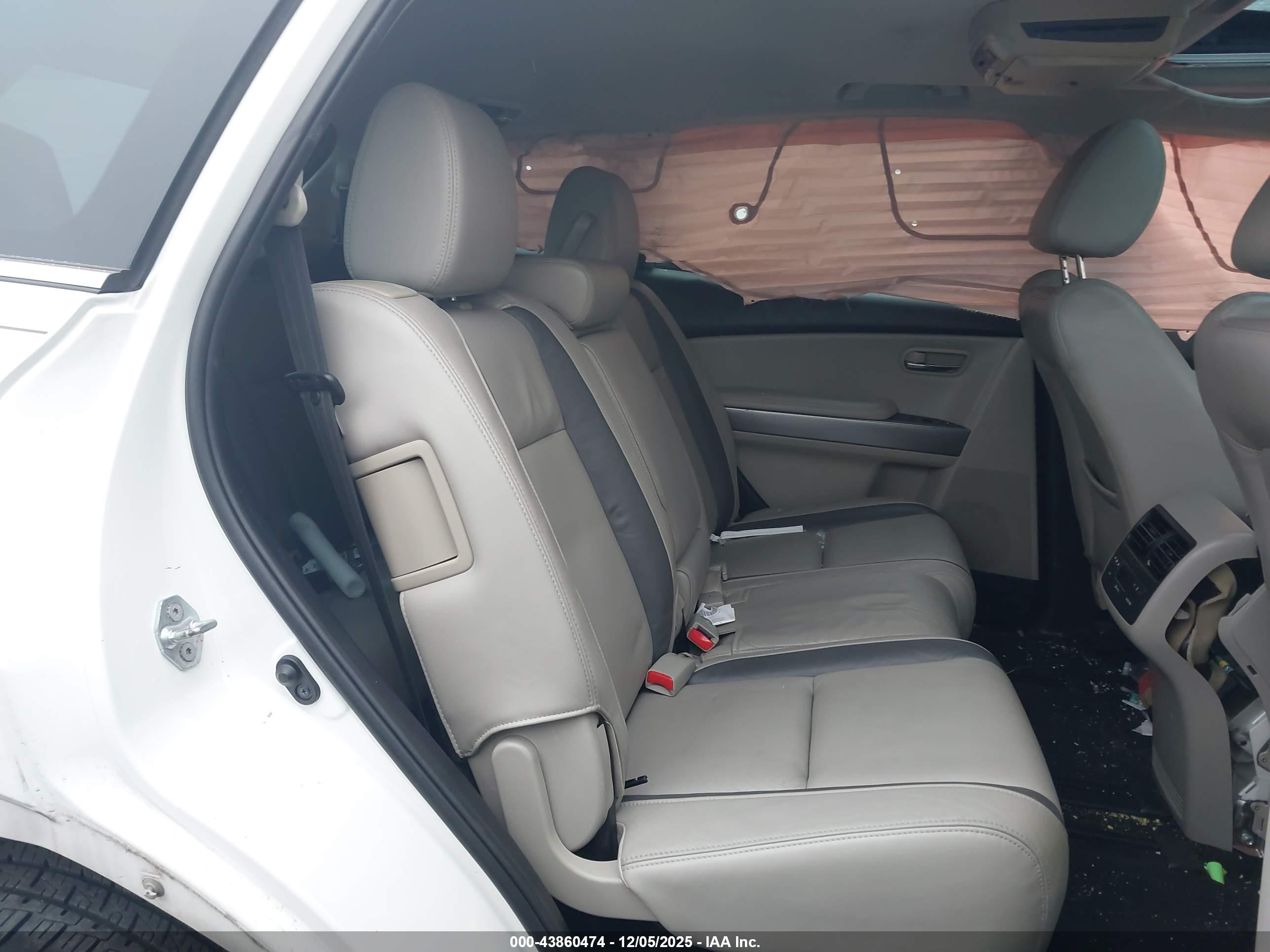 MAZDA CX-9 image 8