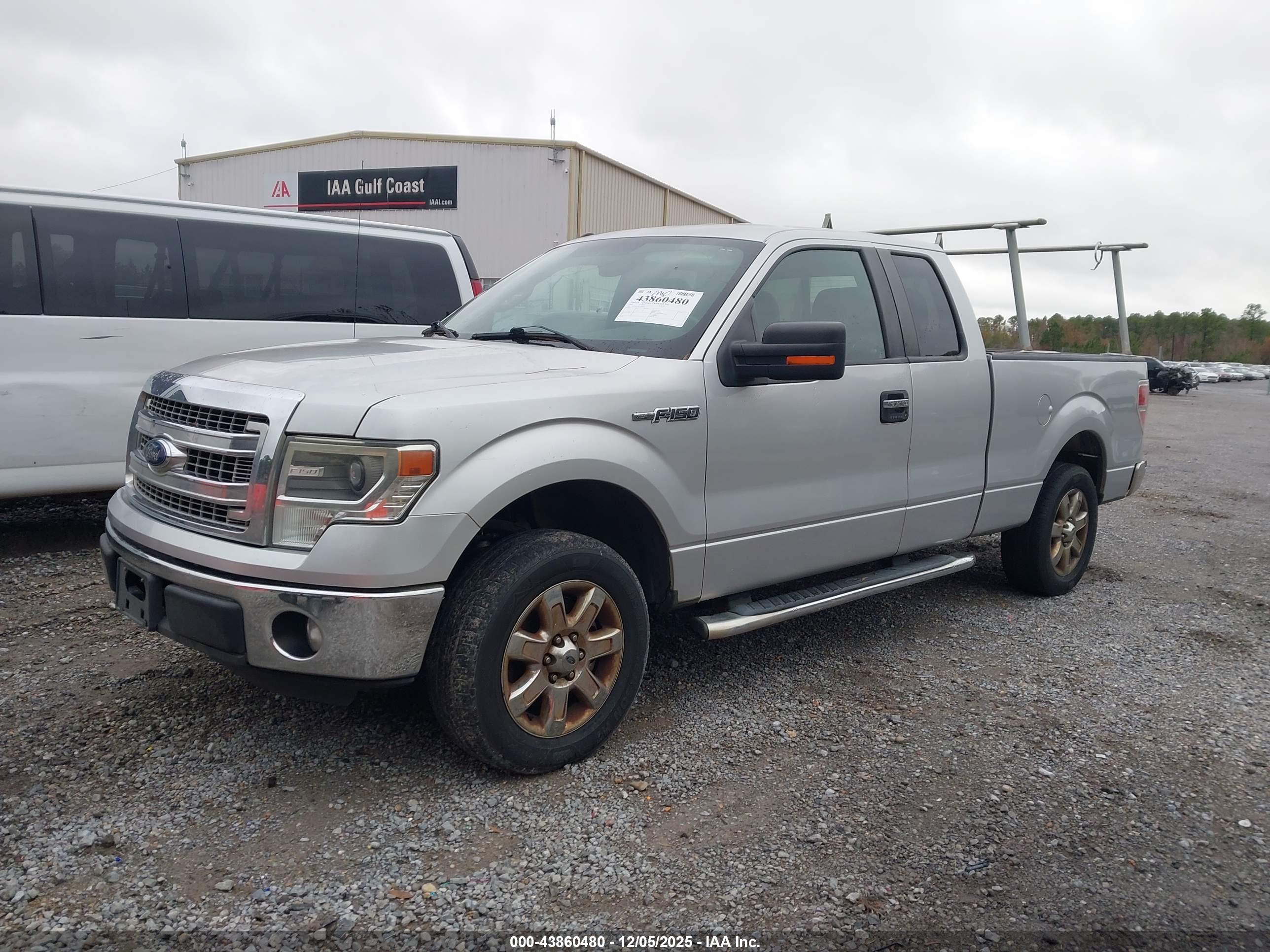FORD F-150 image 2