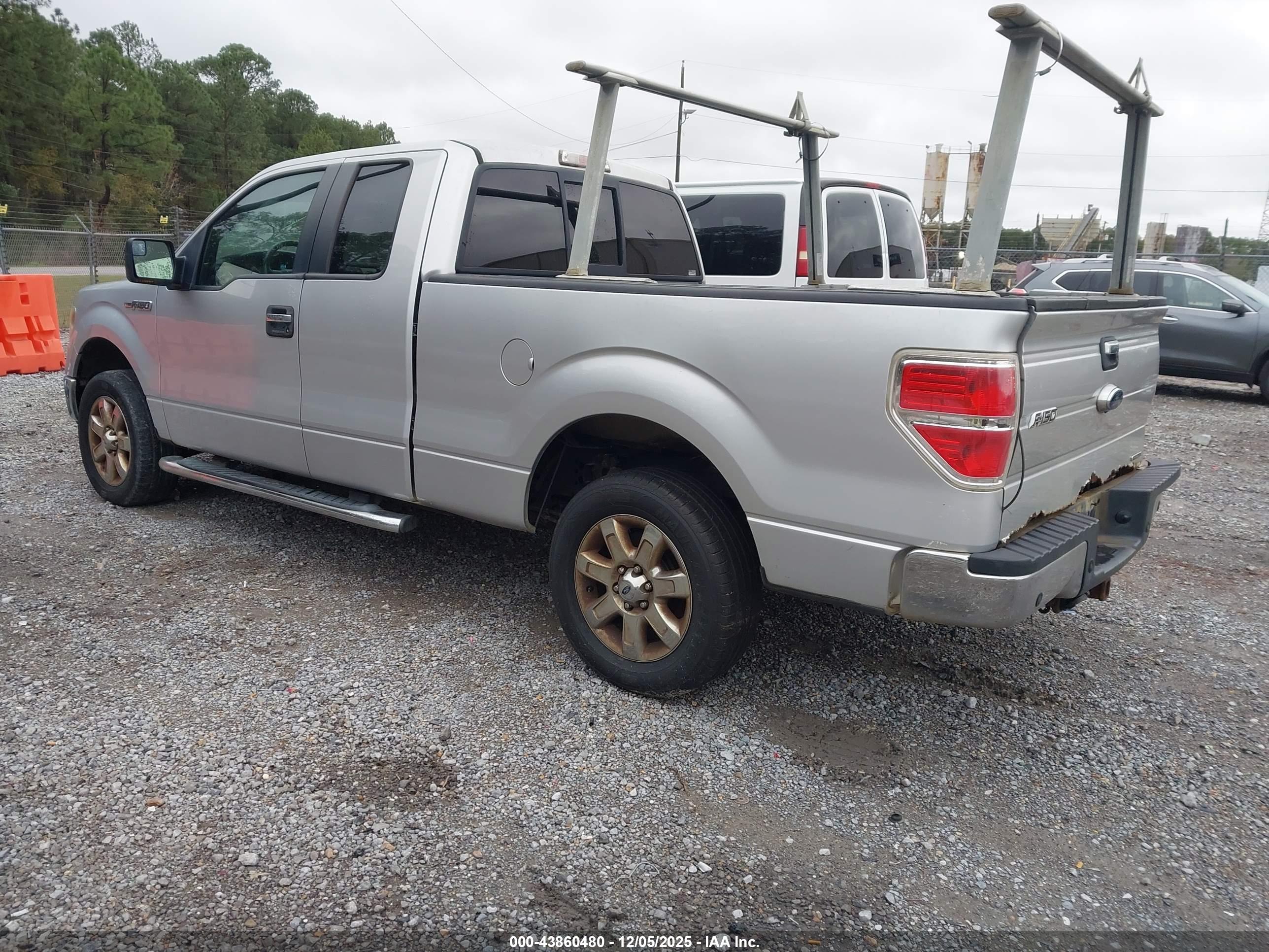 FORD F-150 image 3