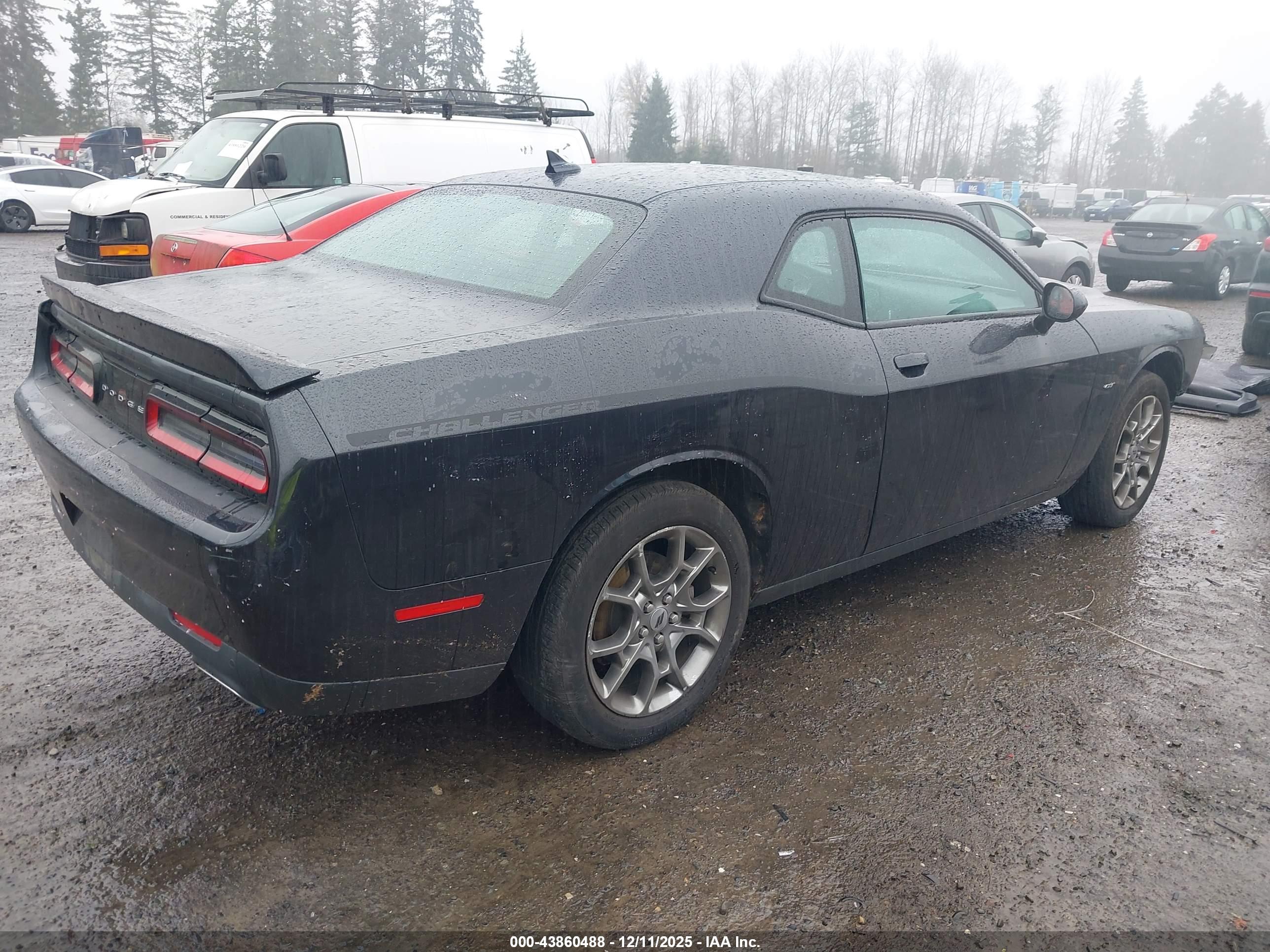 DODGE CHALLENGER image 4