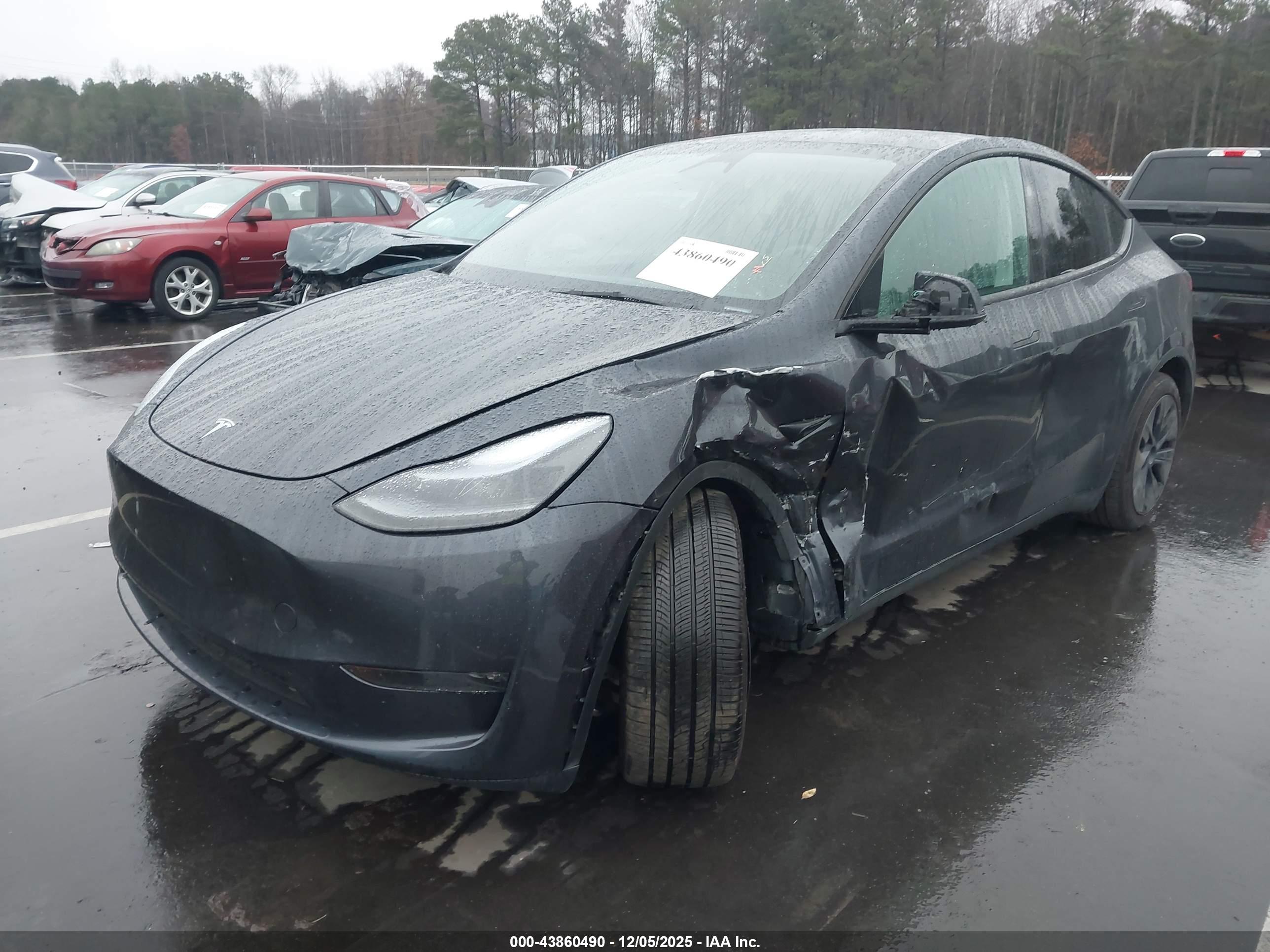 TESLA MODEL image 2
