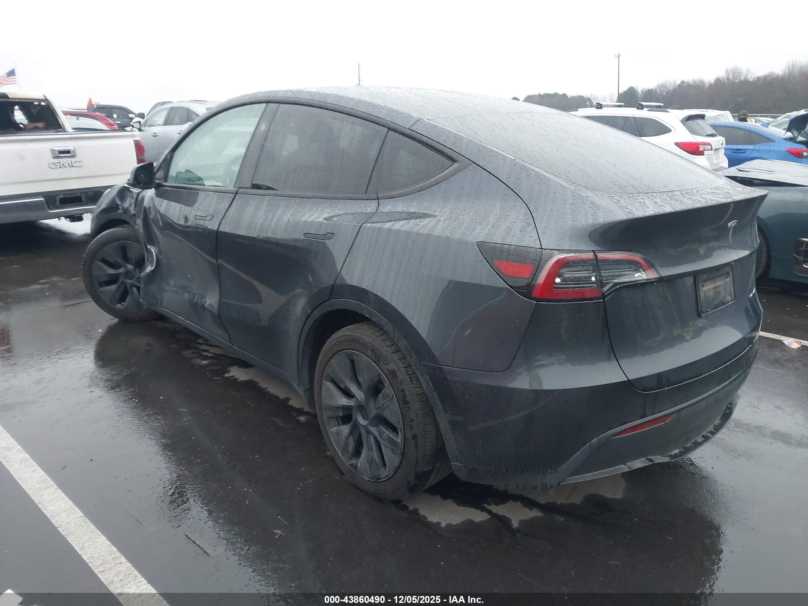 TESLA MODEL image 3