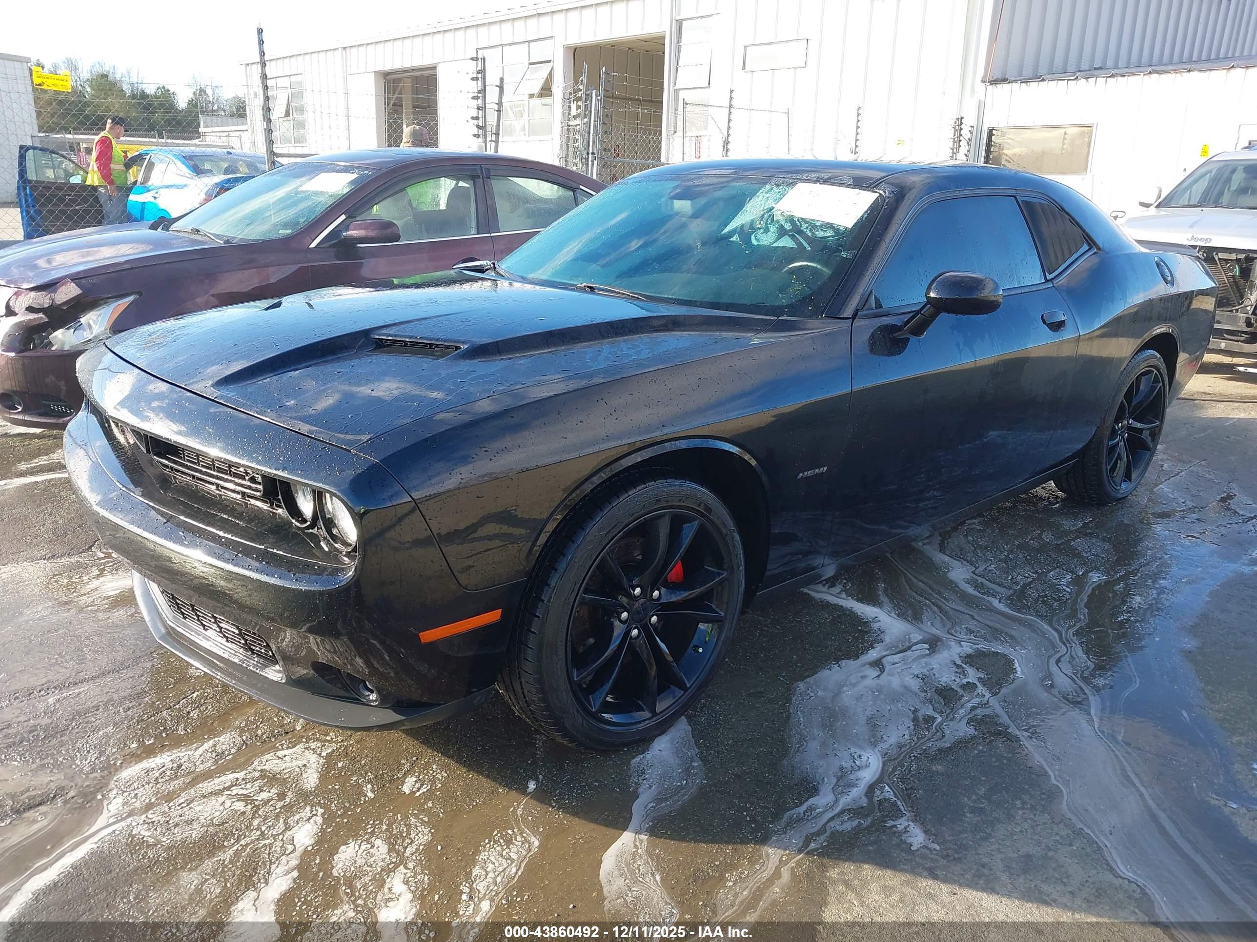 DODGE CHALLENGER image 2