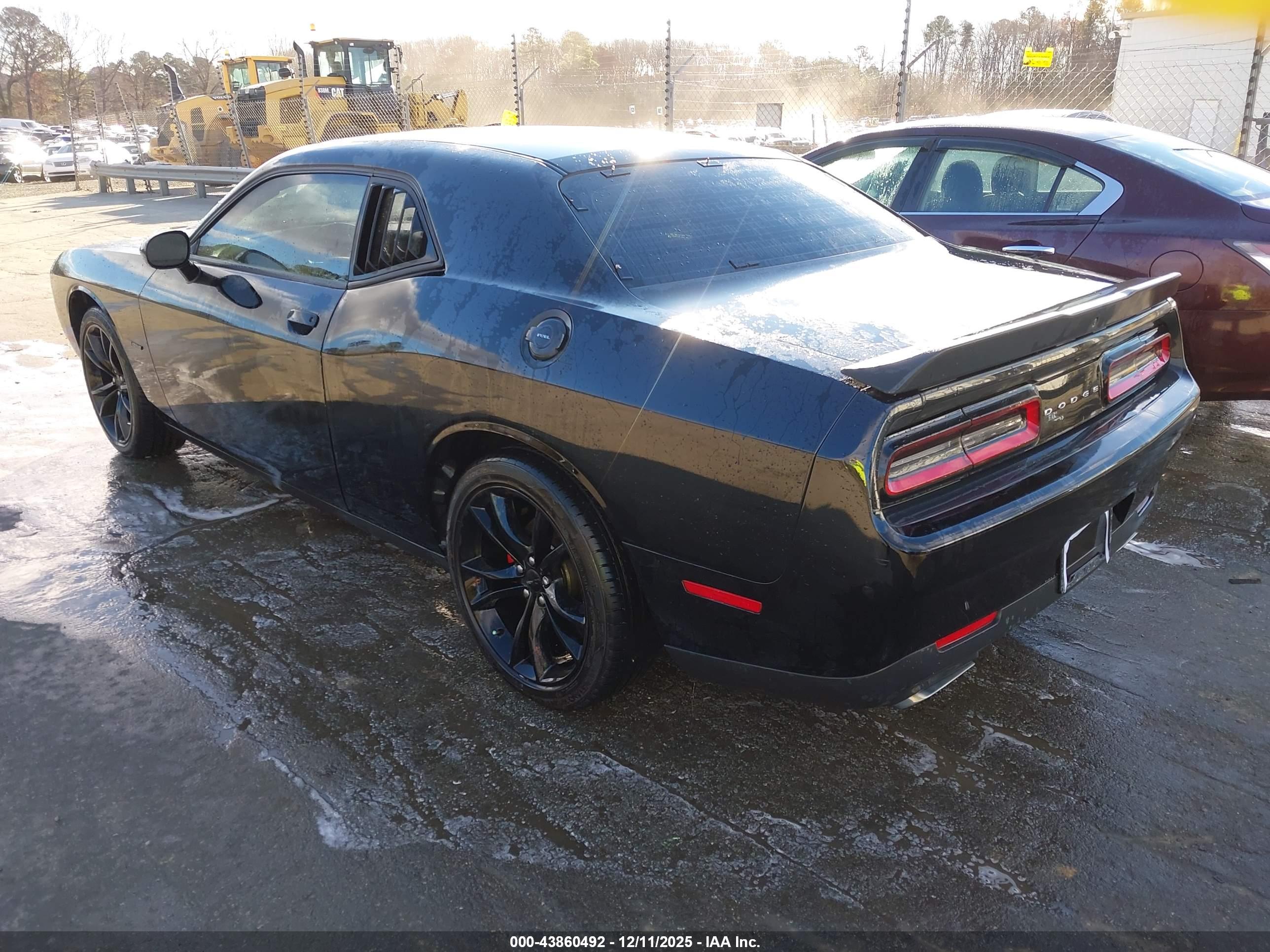 DODGE CHALLENGER image 3