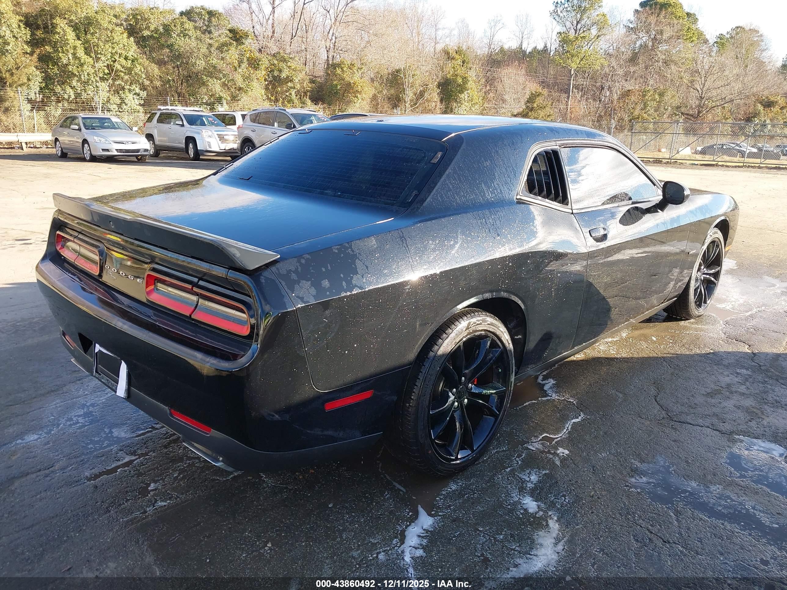 DODGE CHALLENGER image 4