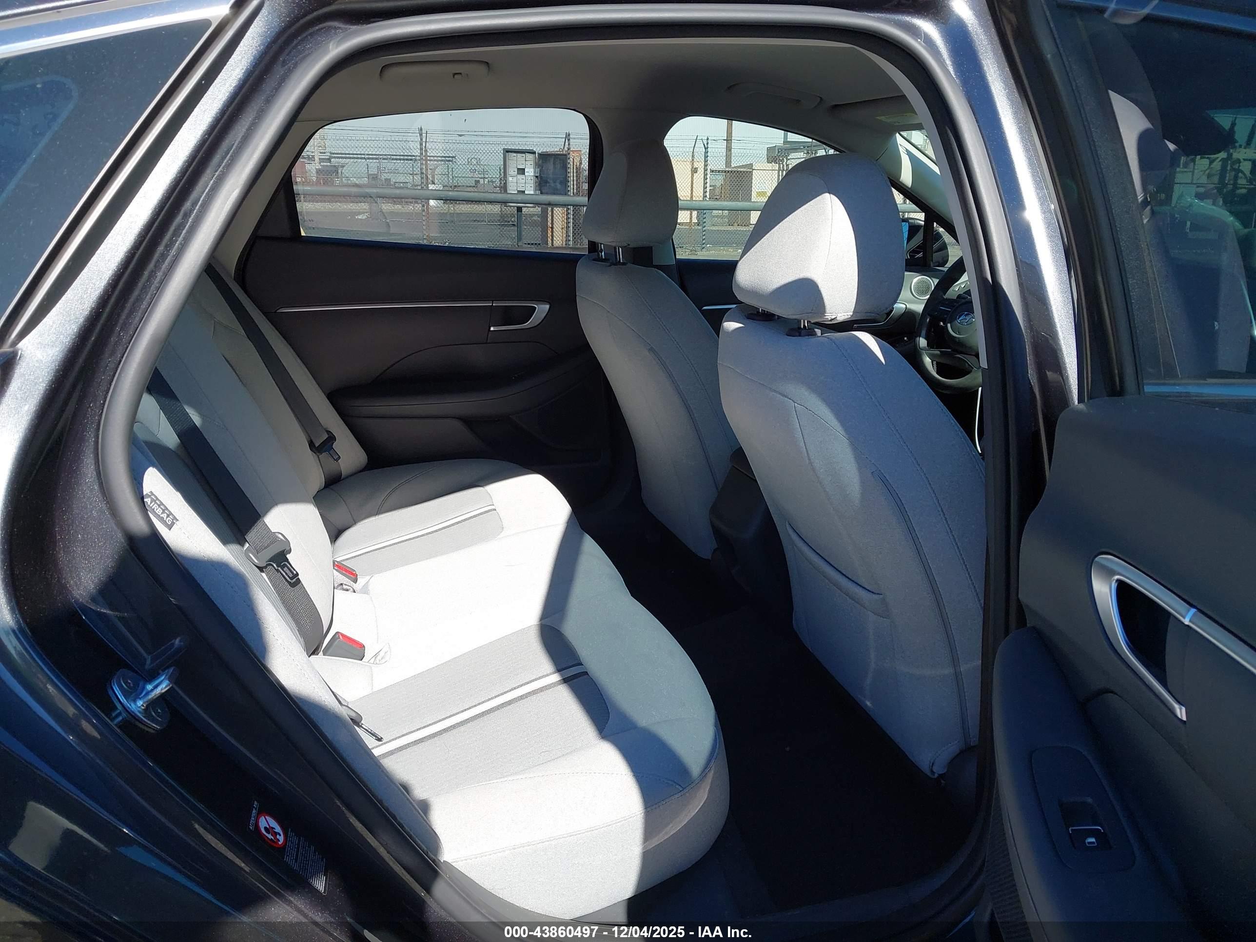 HYUNDAI SONATA image 8