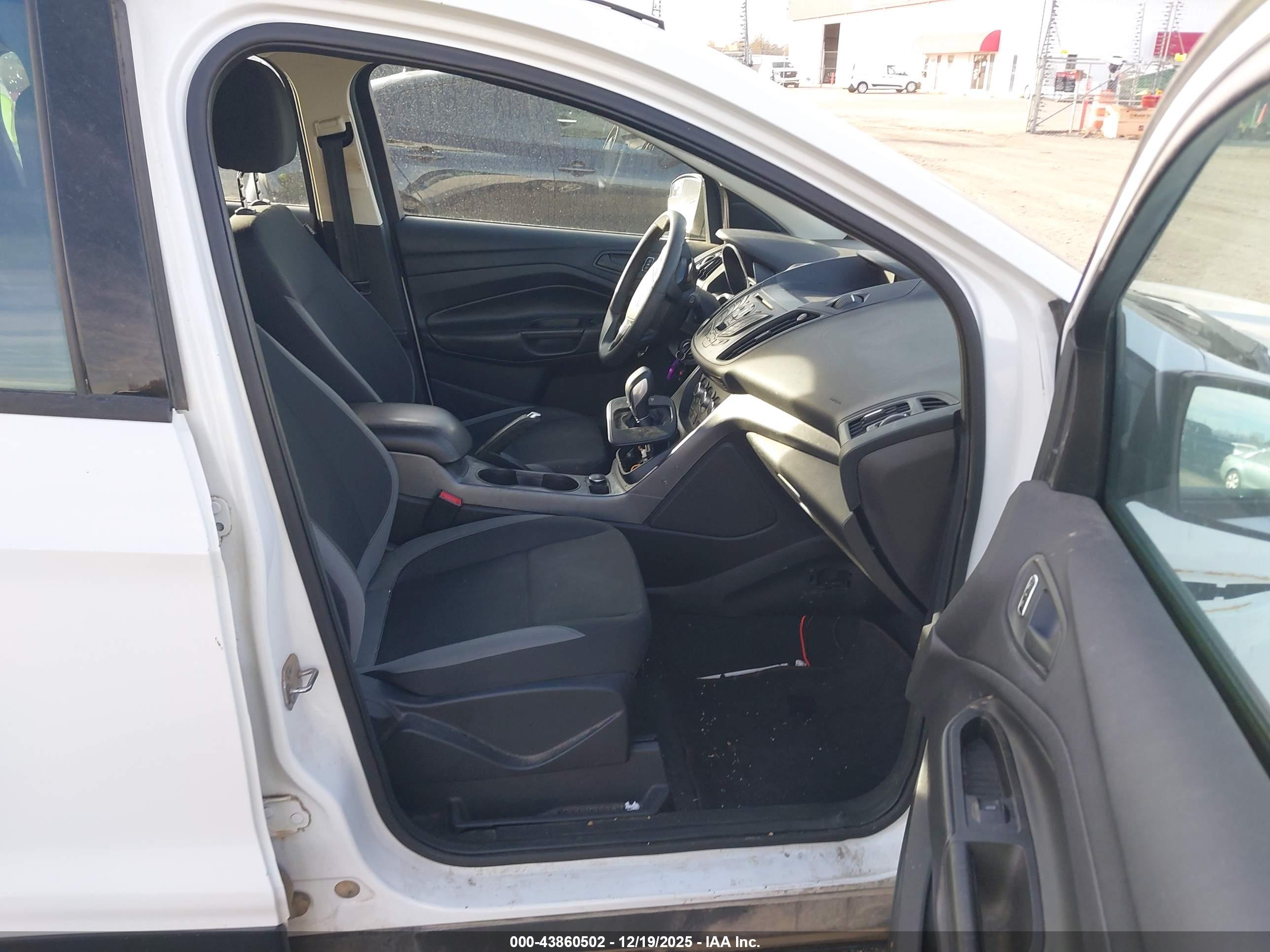 FORD ESCAPE image 5
