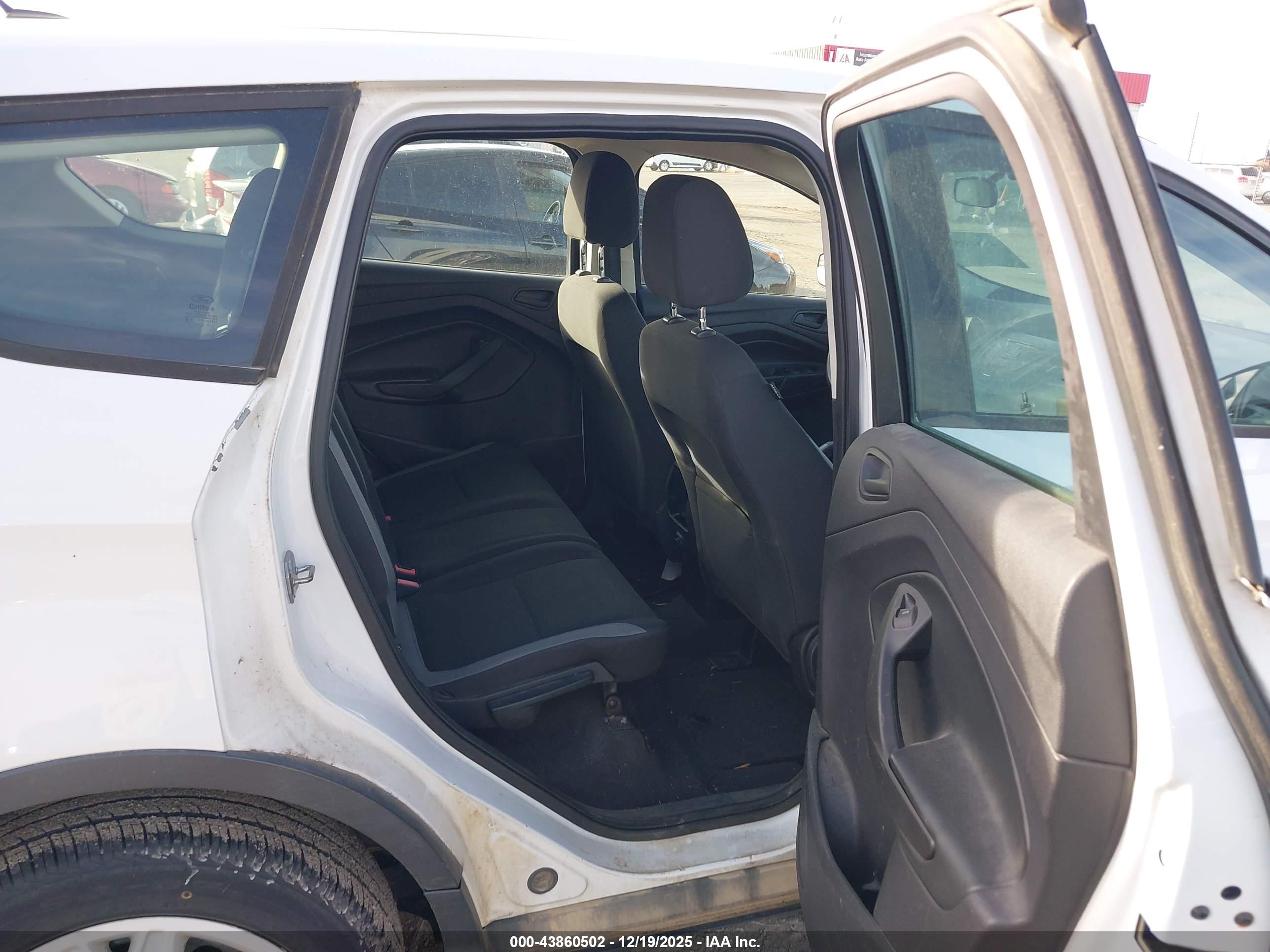 FORD ESCAPE image 8