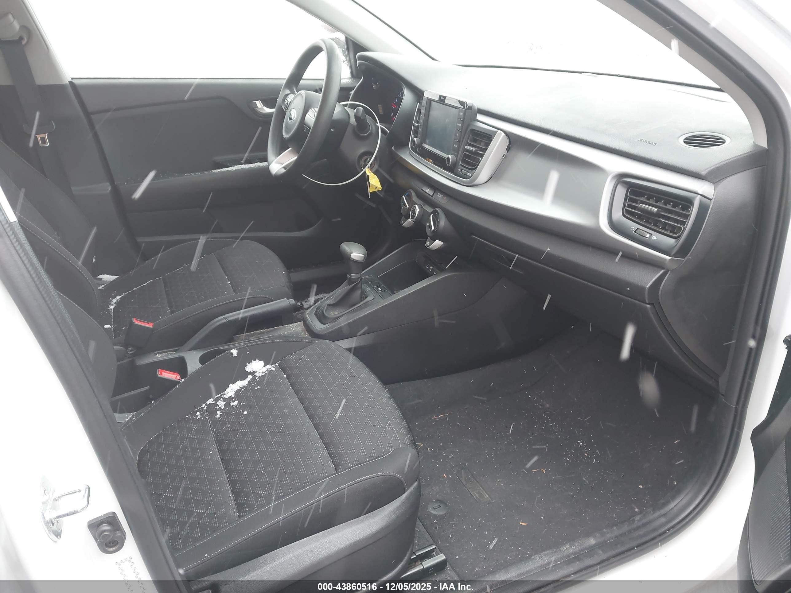 KIA RIO image 5