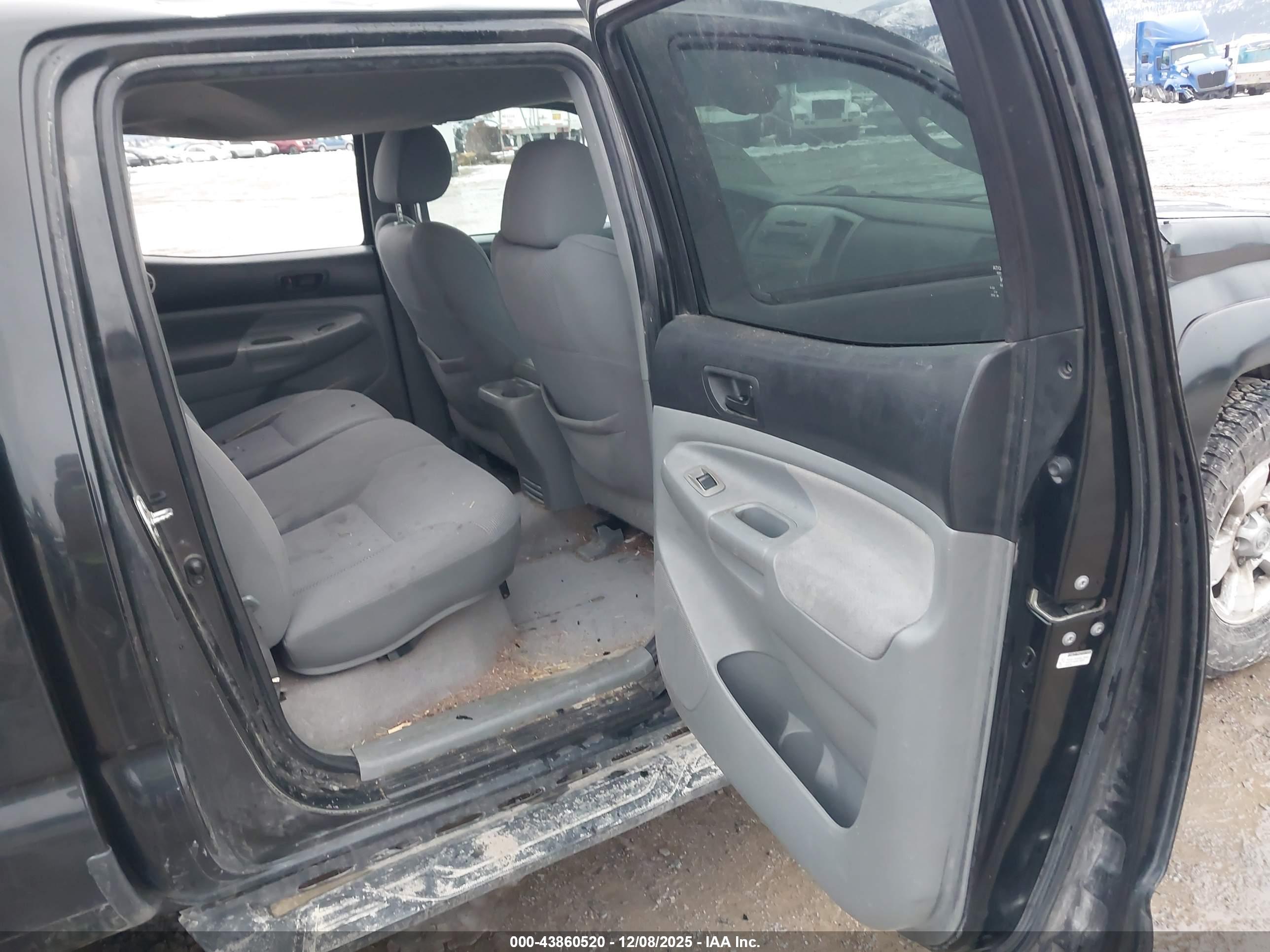 TOYOTA TACOMA image 8