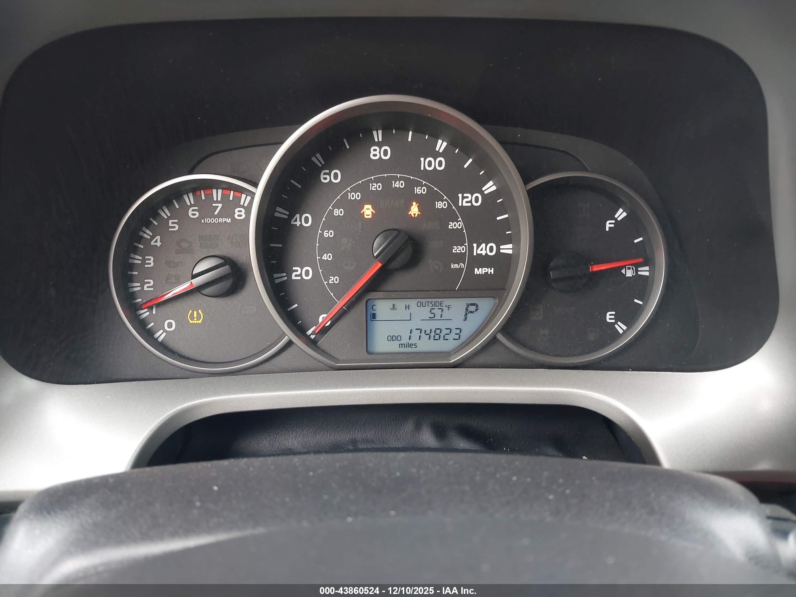 TOYOTA RAV4 image 7