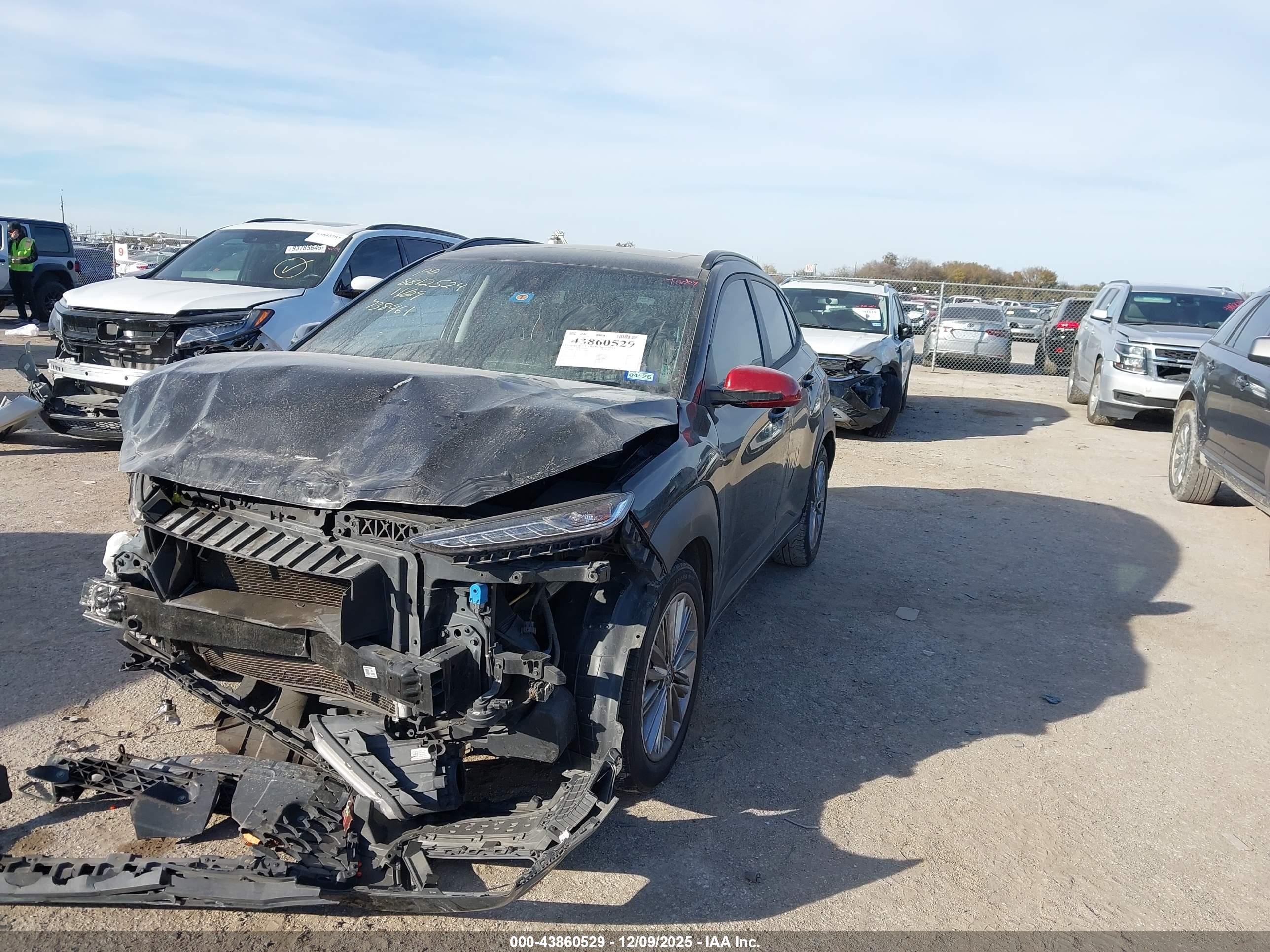HYUNDAI KONA image 2