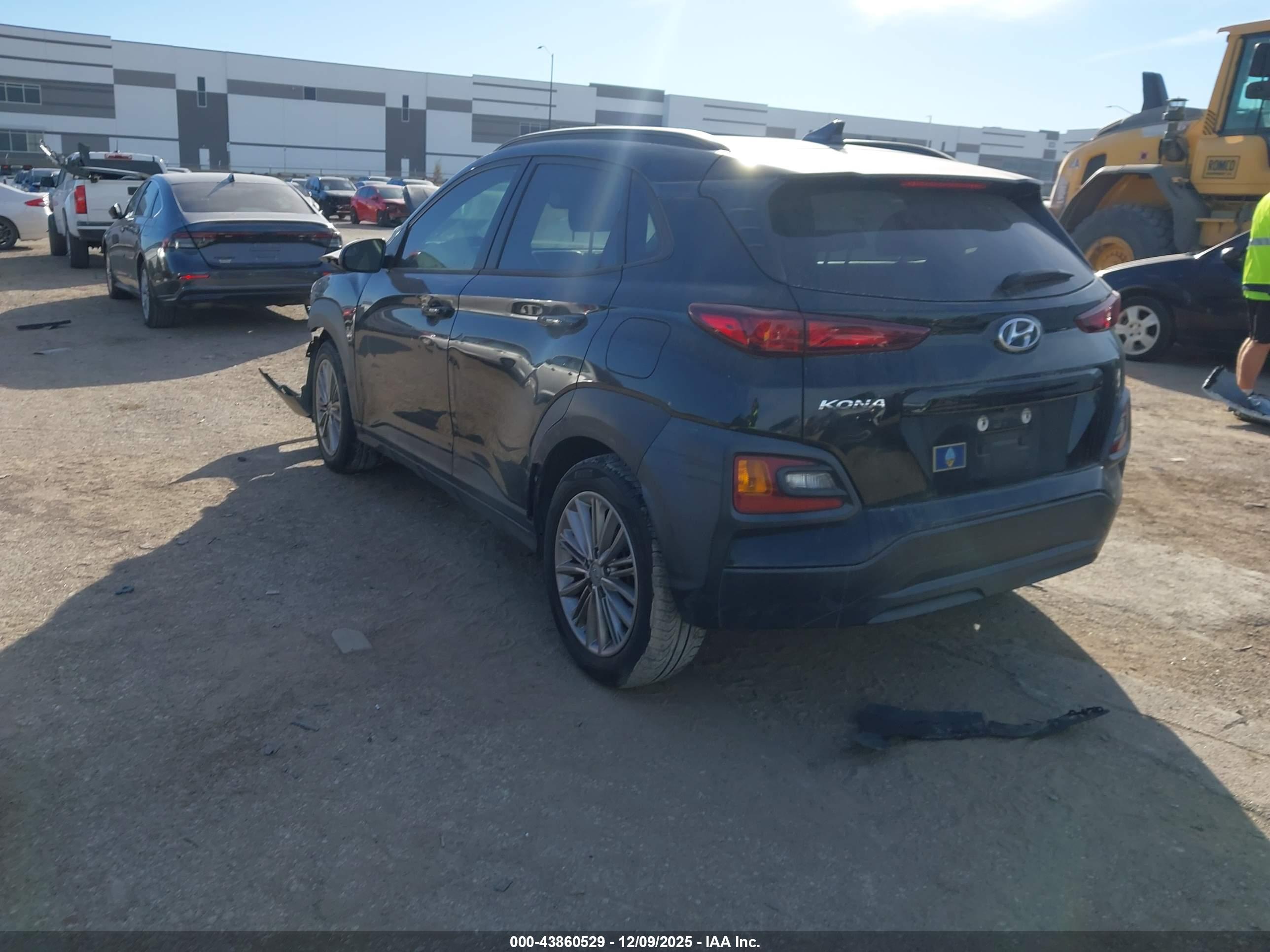 HYUNDAI KONA image 3