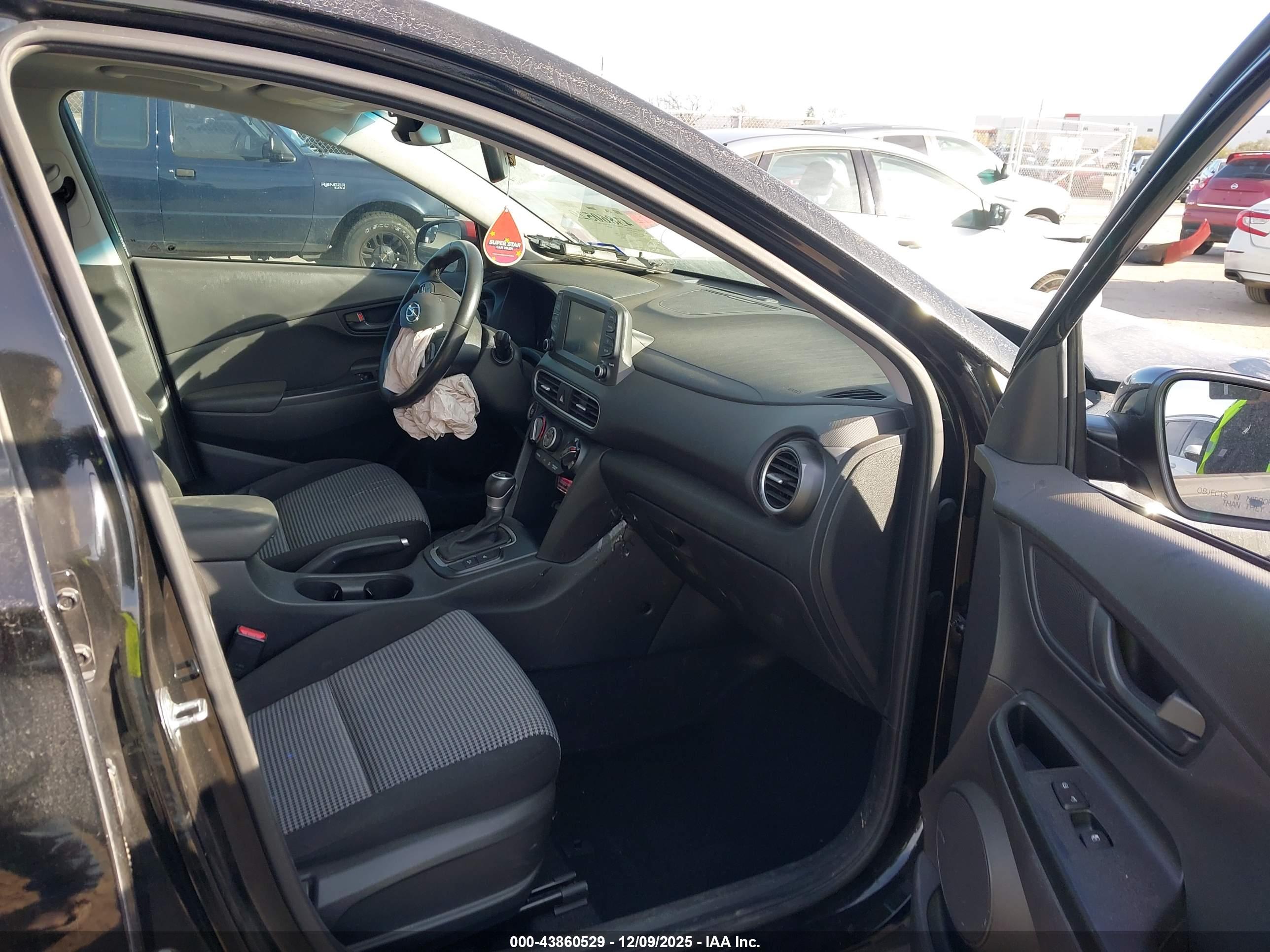 HYUNDAI KONA image 5