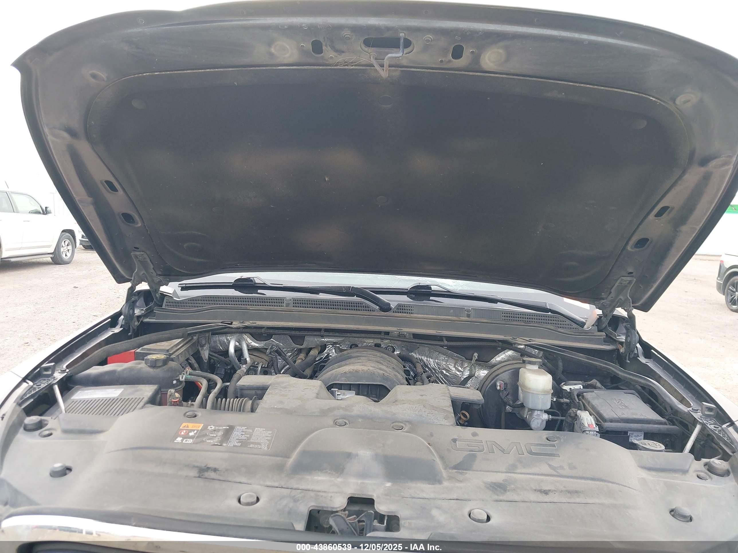 GMC YUKON image 10