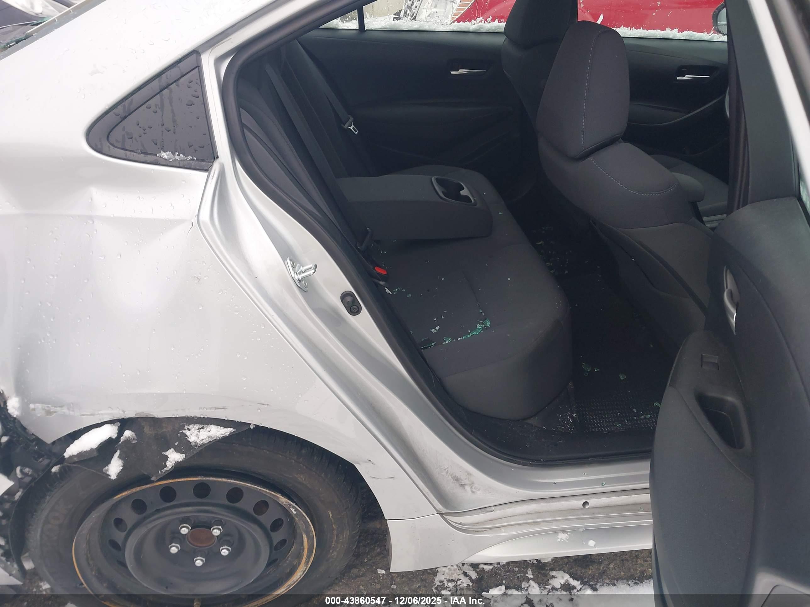 TOYOTA COROLLA image 8