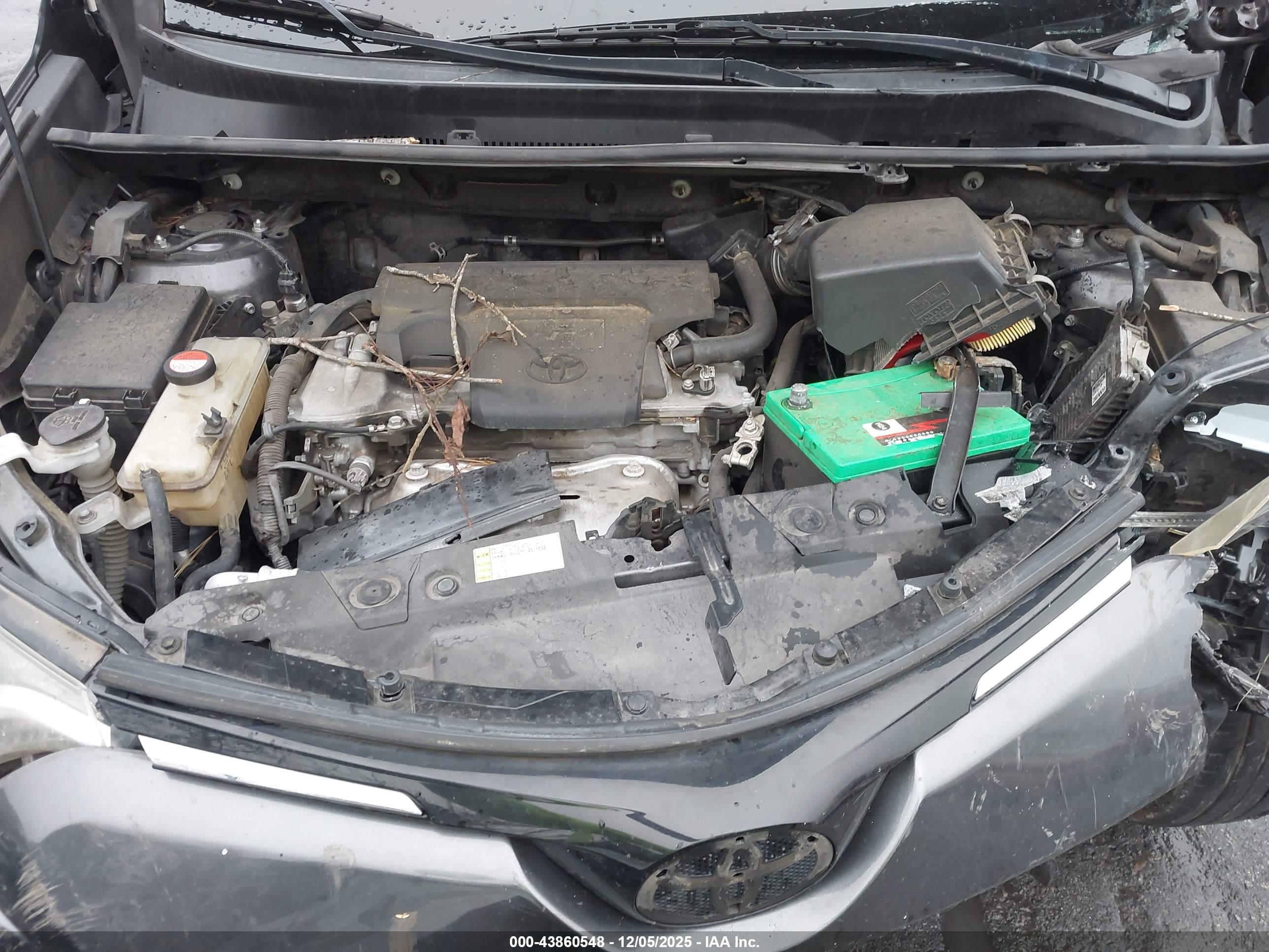 TOYOTA RAV4 image 10