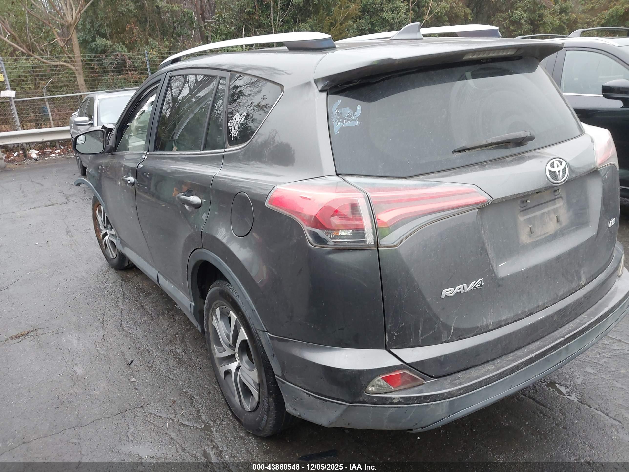 TOYOTA RAV4 image 3