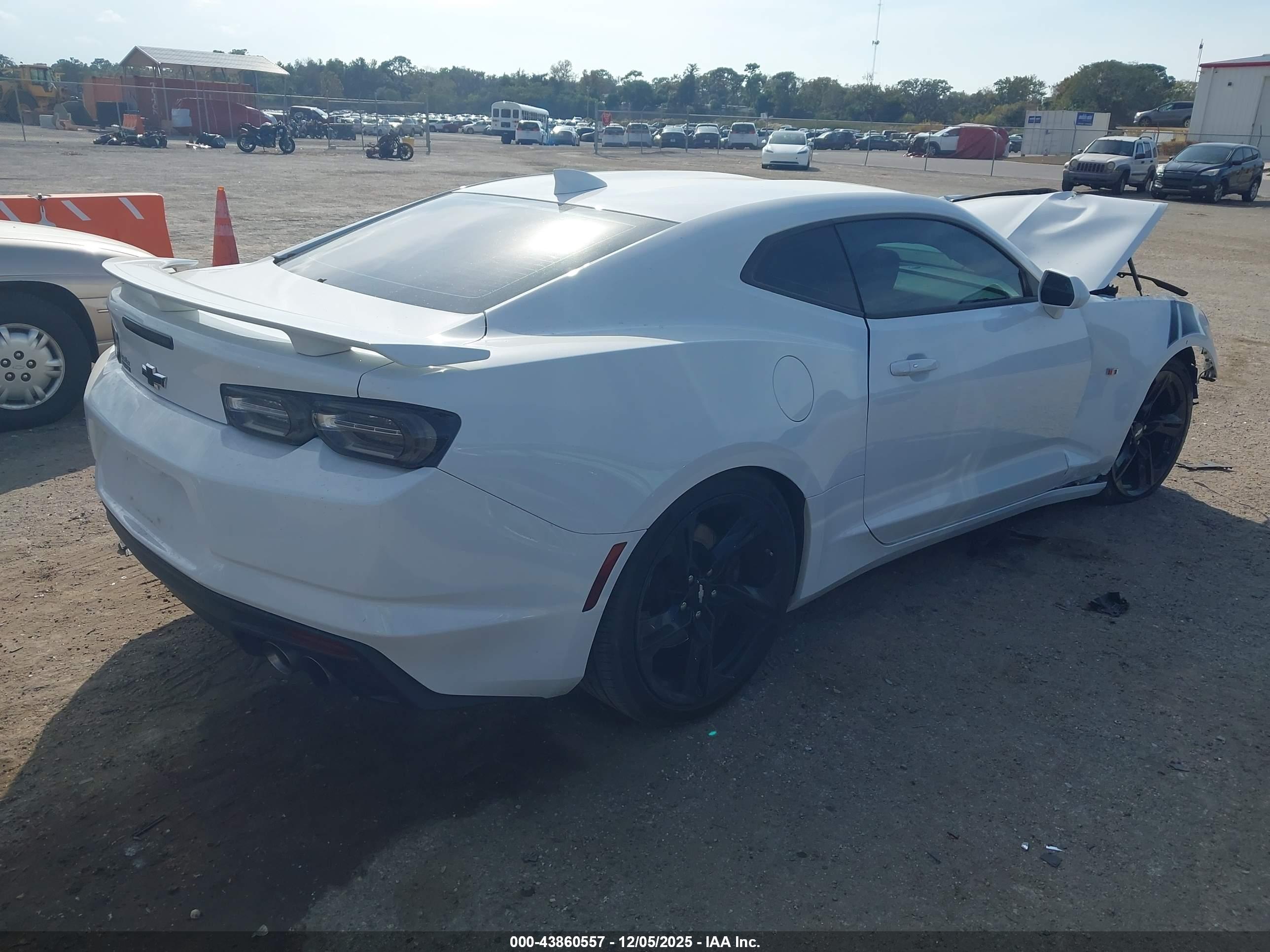 CHEVROLET CAMARO image 4