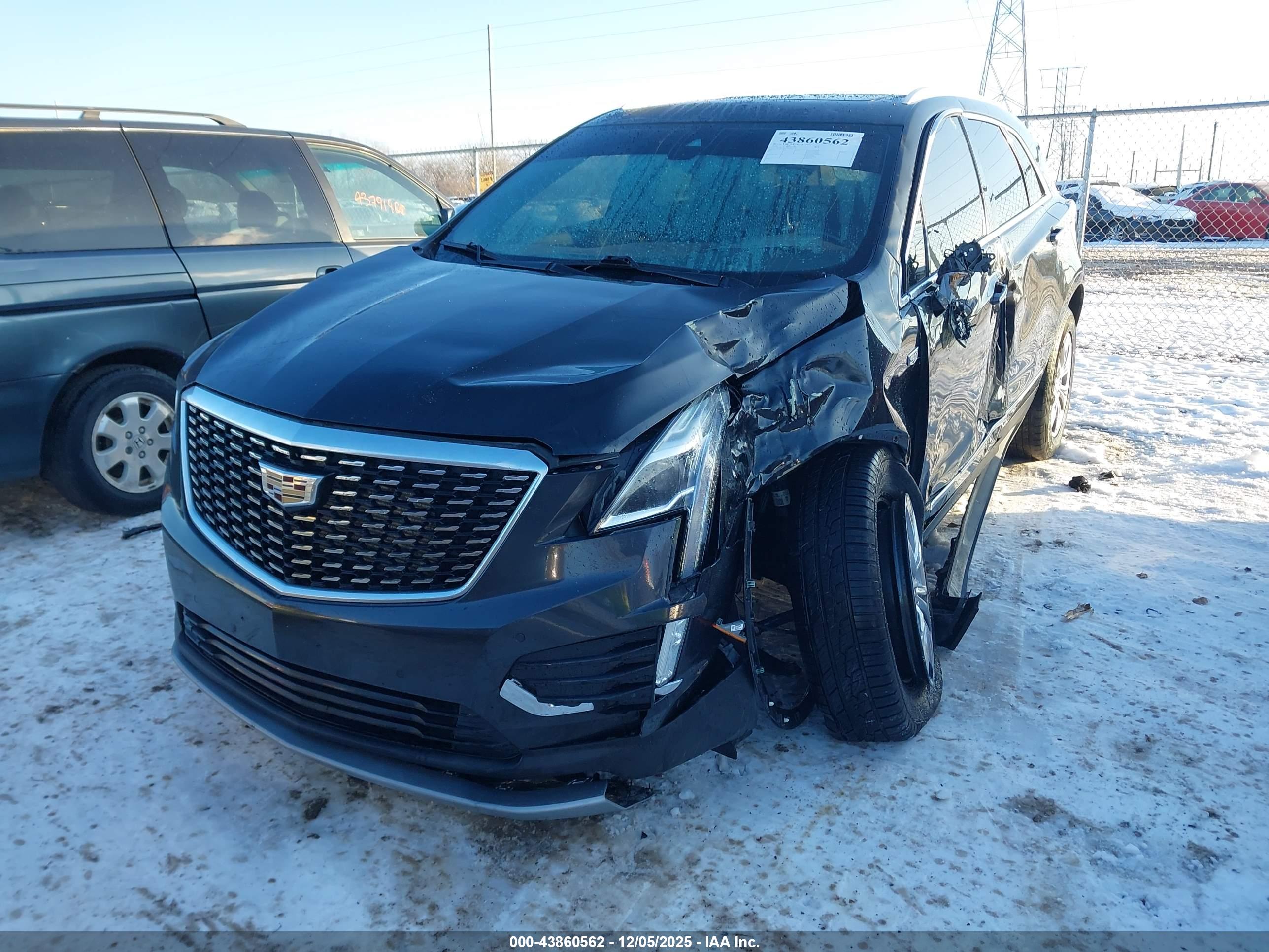 CADILLAC XT5 image 2
