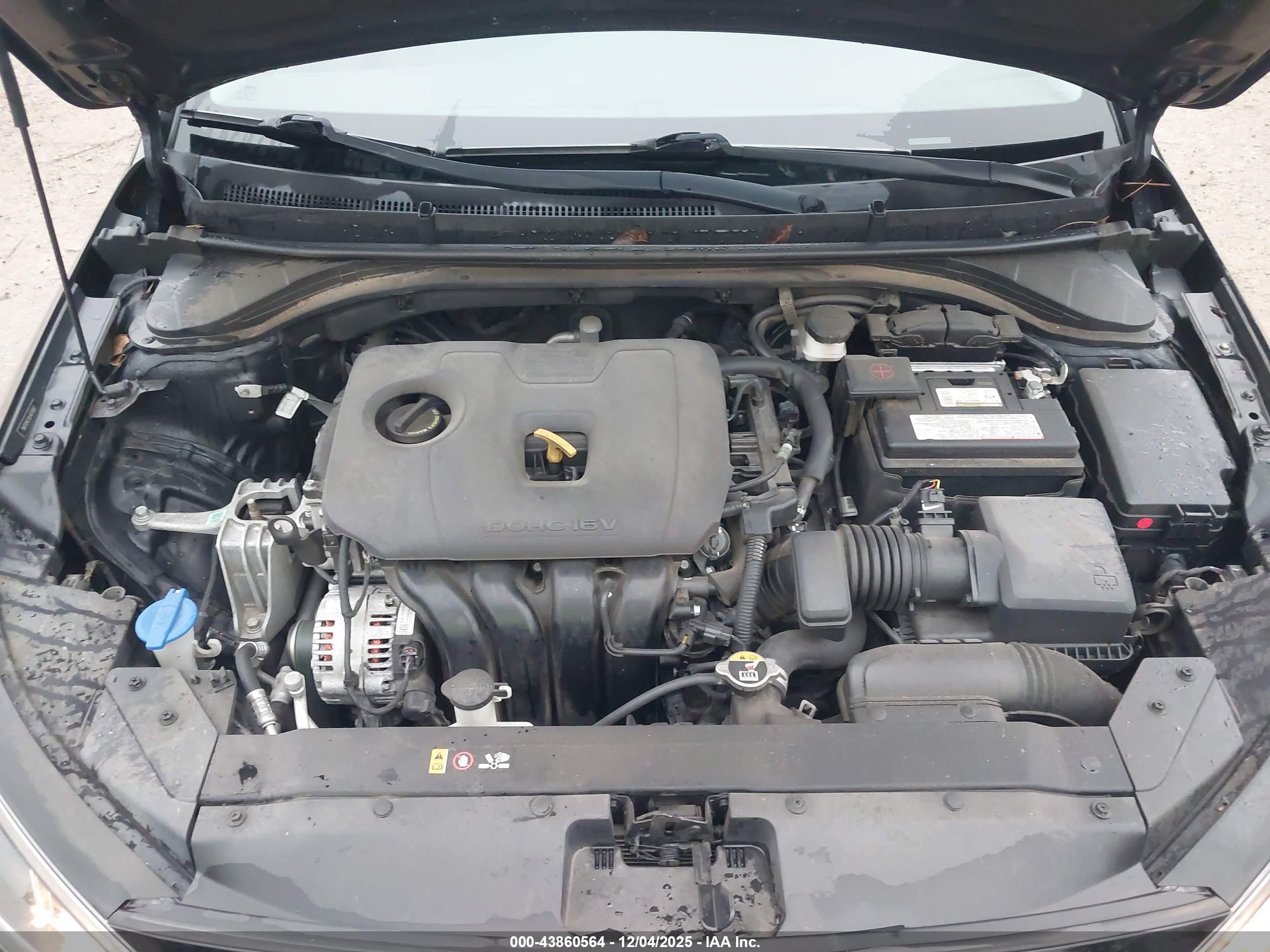 HYUNDAI ELANTRA image 10