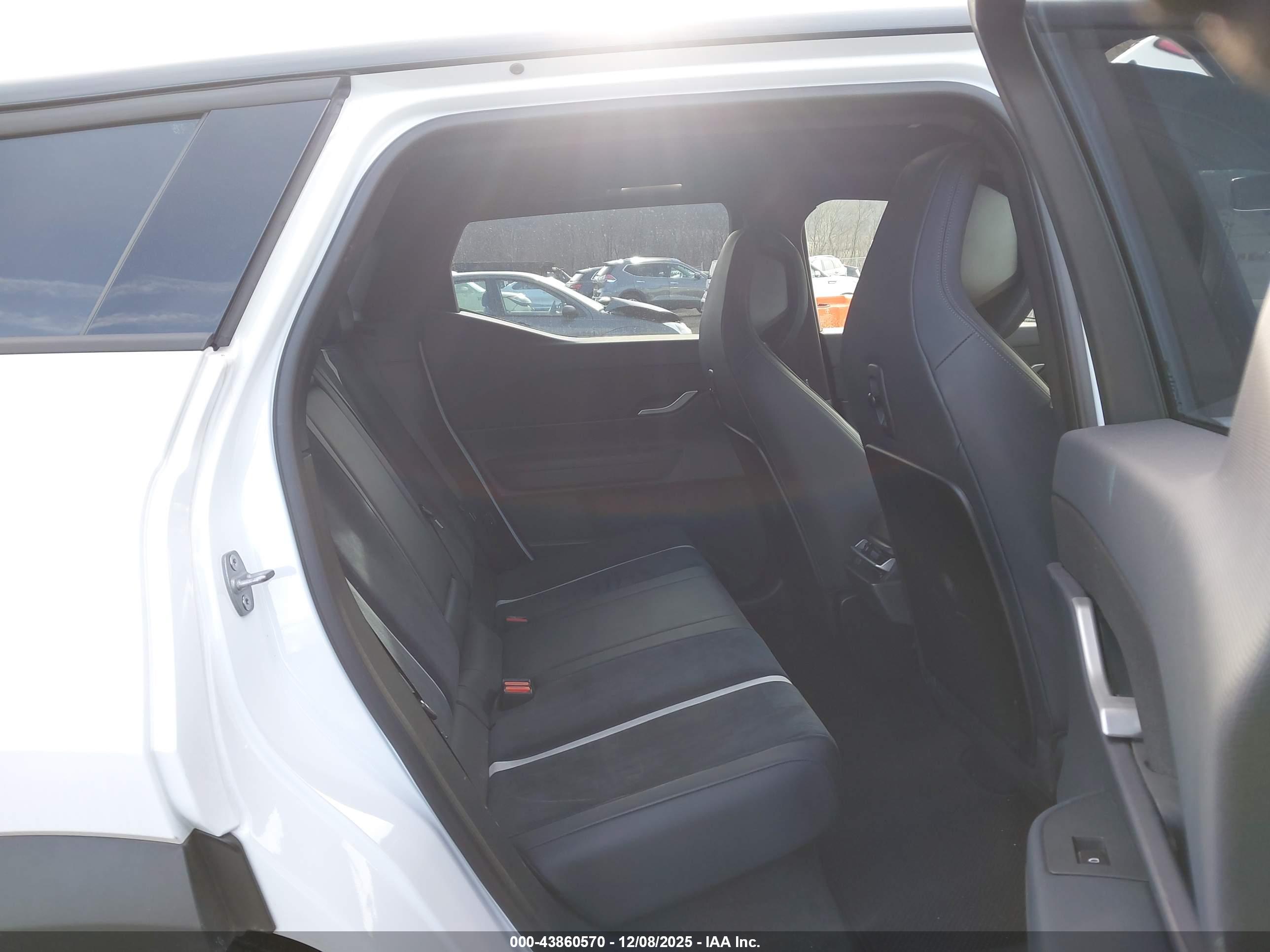 FISKER OCEAN image 8