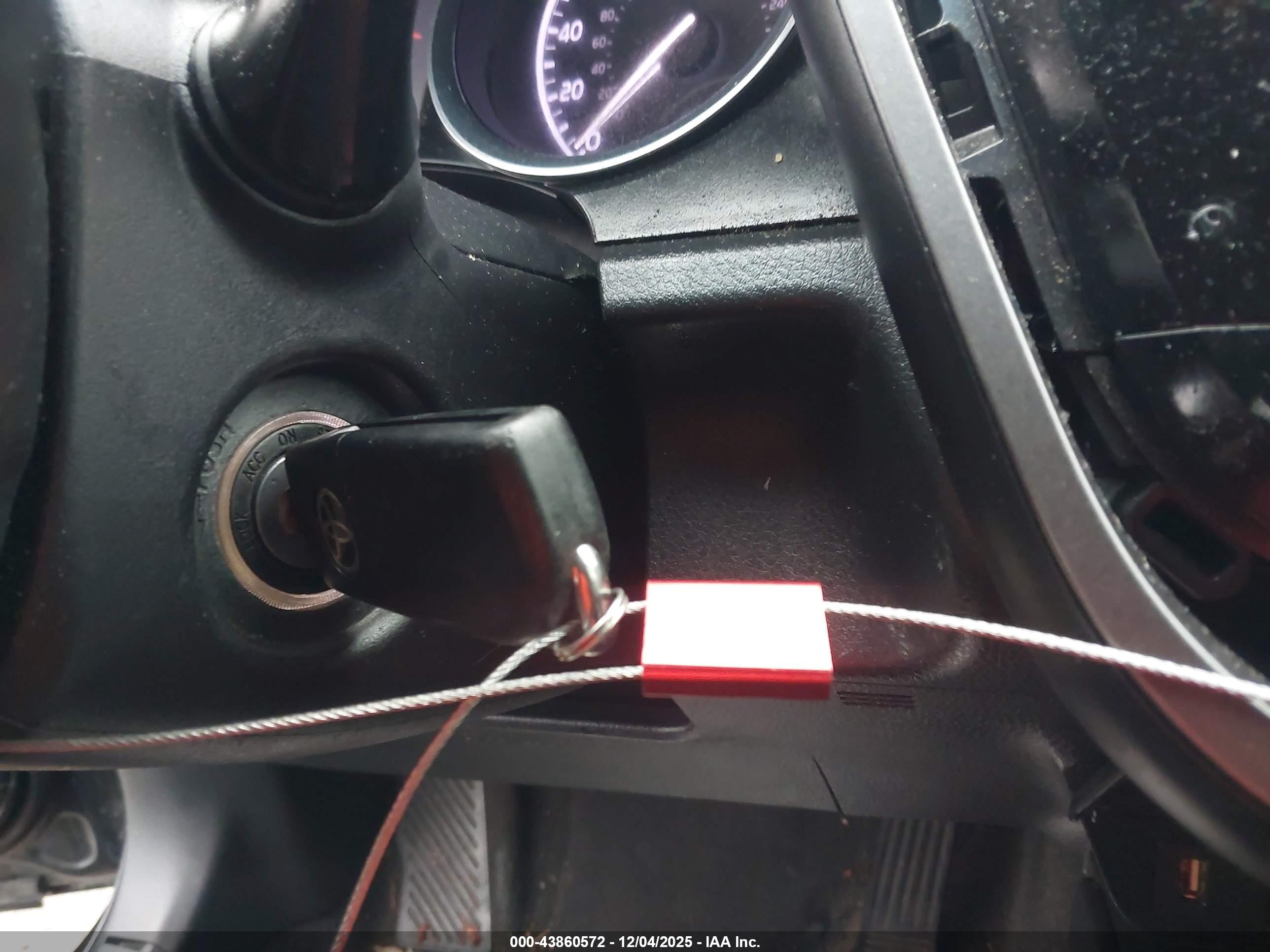 TOYOTA CAMRY image 11
