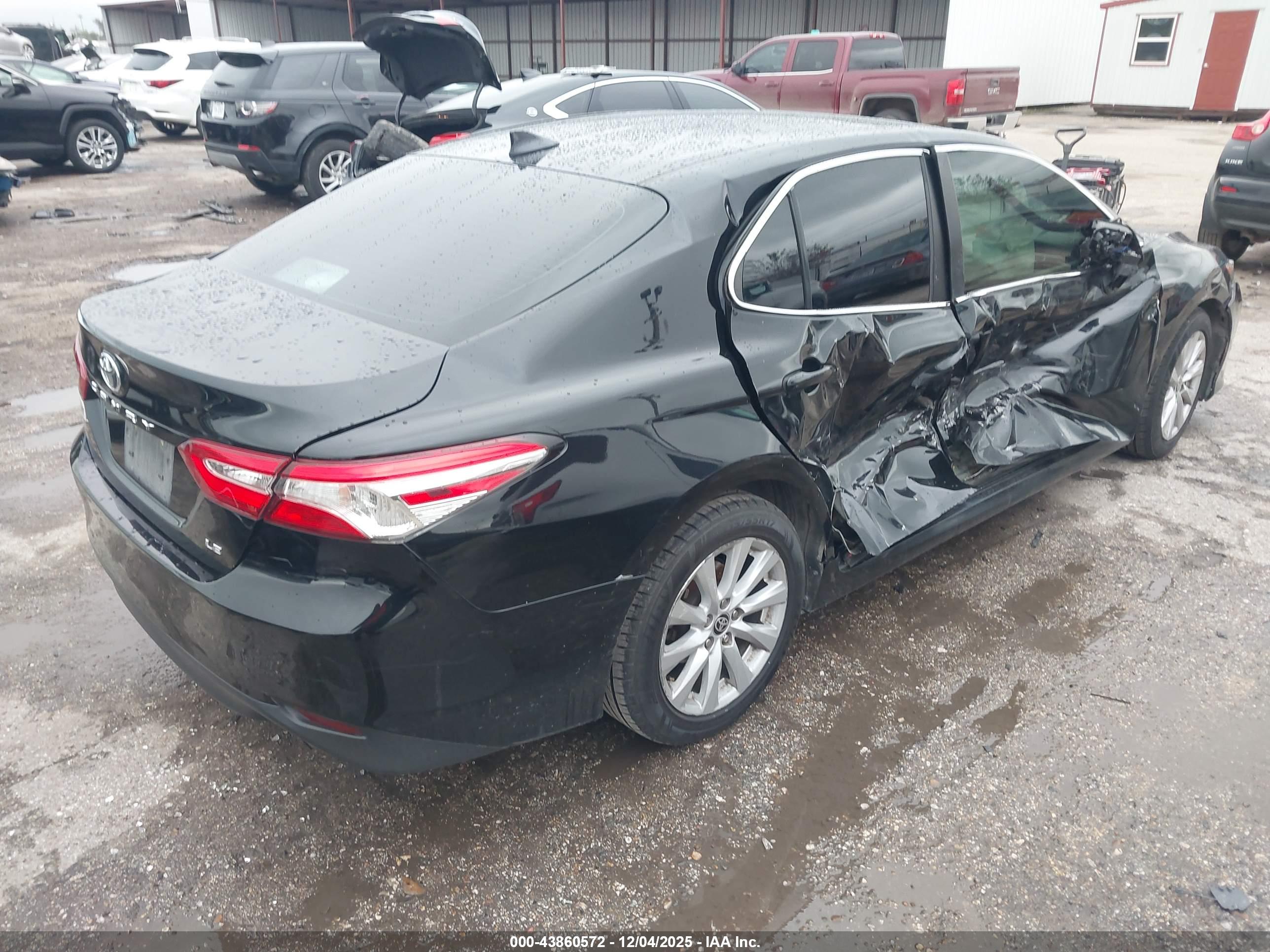TOYOTA CAMRY image 4