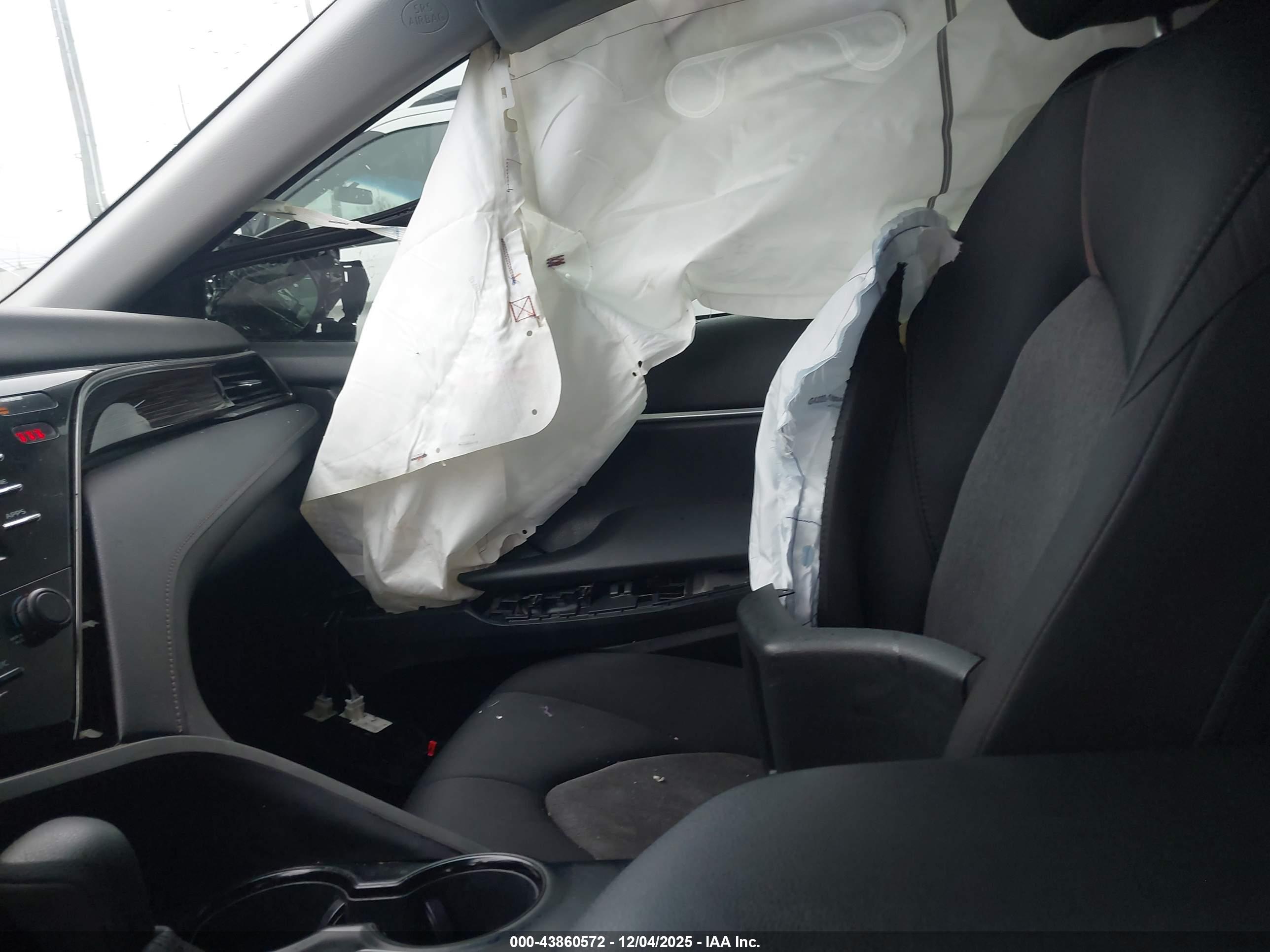TOYOTA CAMRY image 5