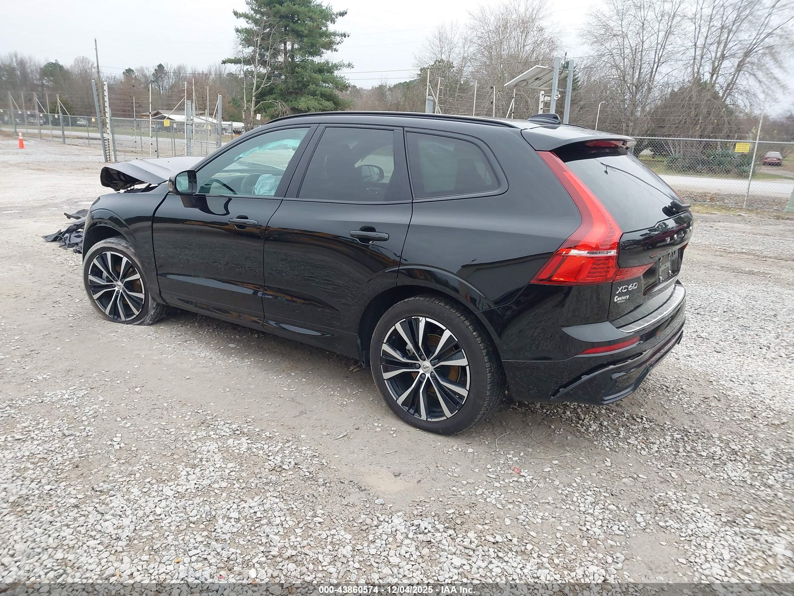 VOLVO XC60 image 3
