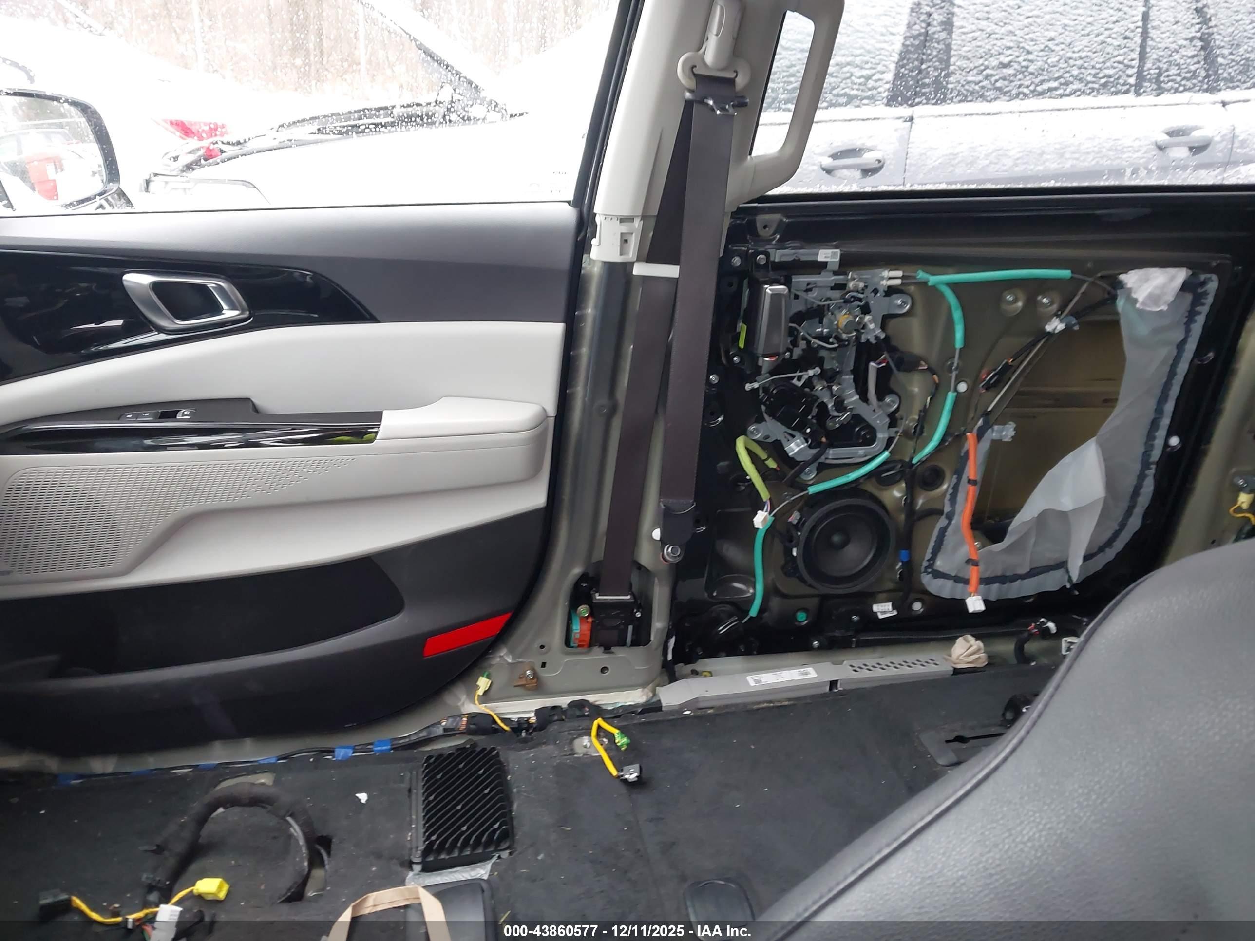 KIA CARNIVAL image 6