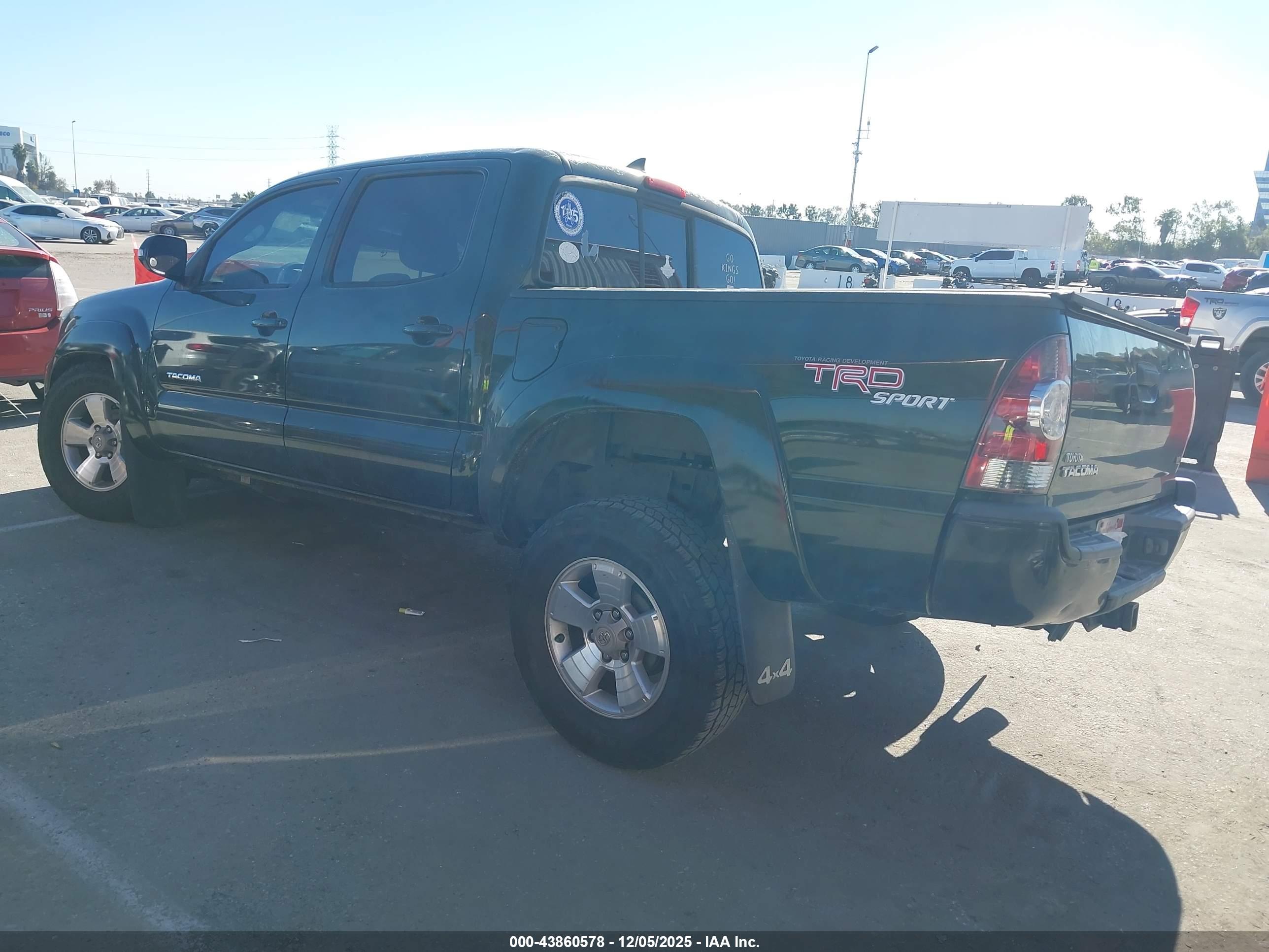 TOYOTA TACOMA image 3