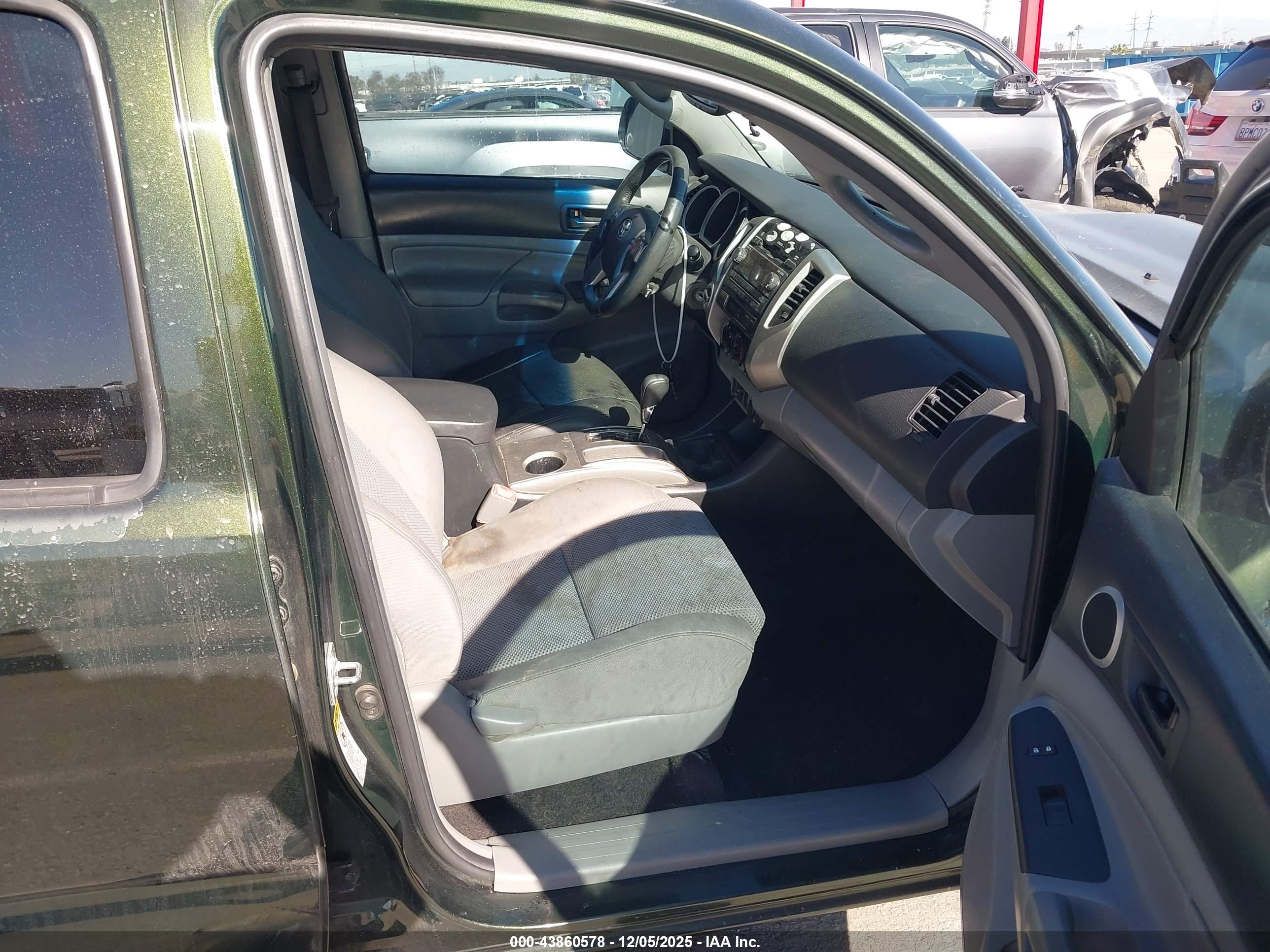 TOYOTA TACOMA image 5