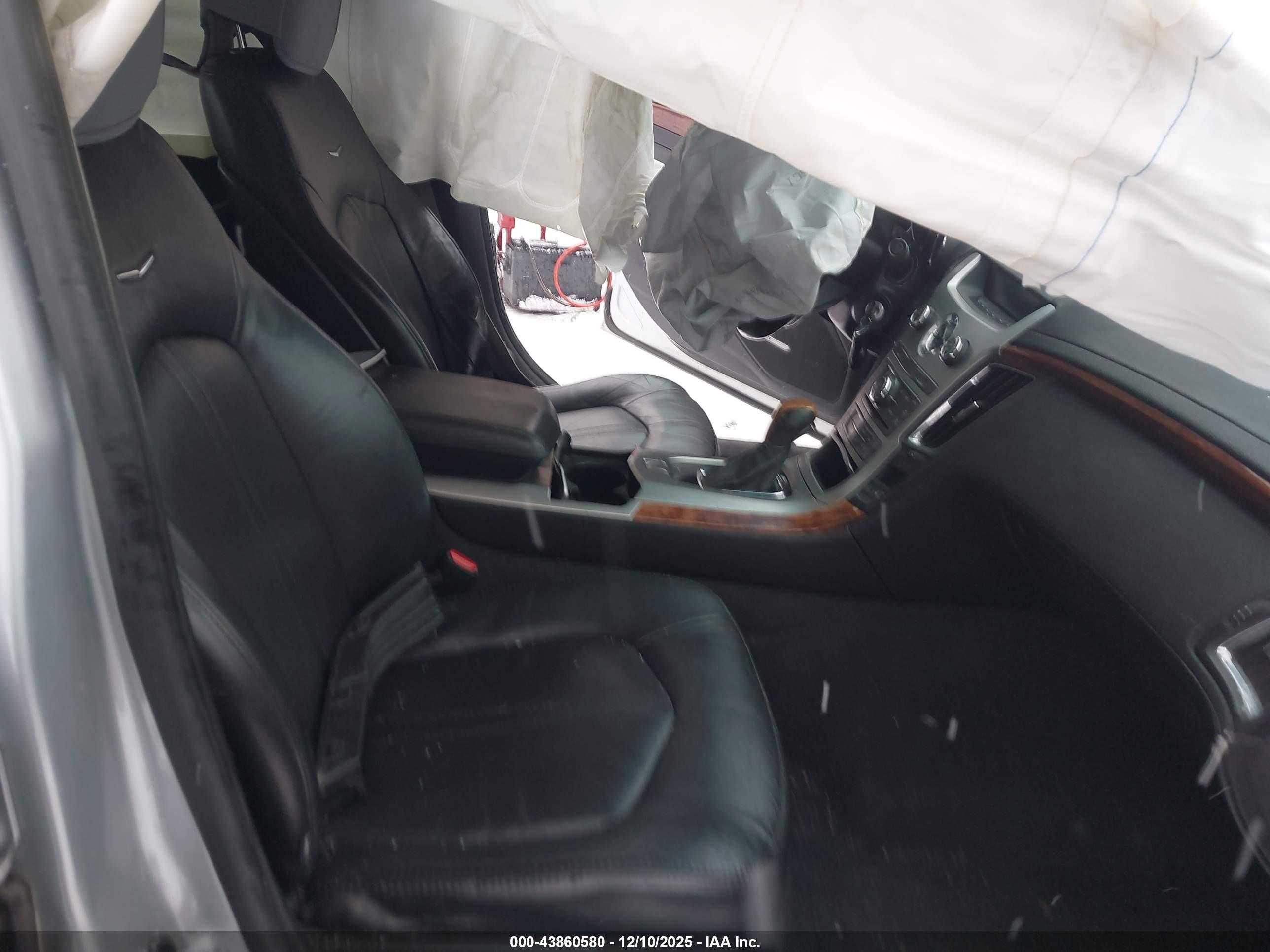 CADILLAC CTS image 5
