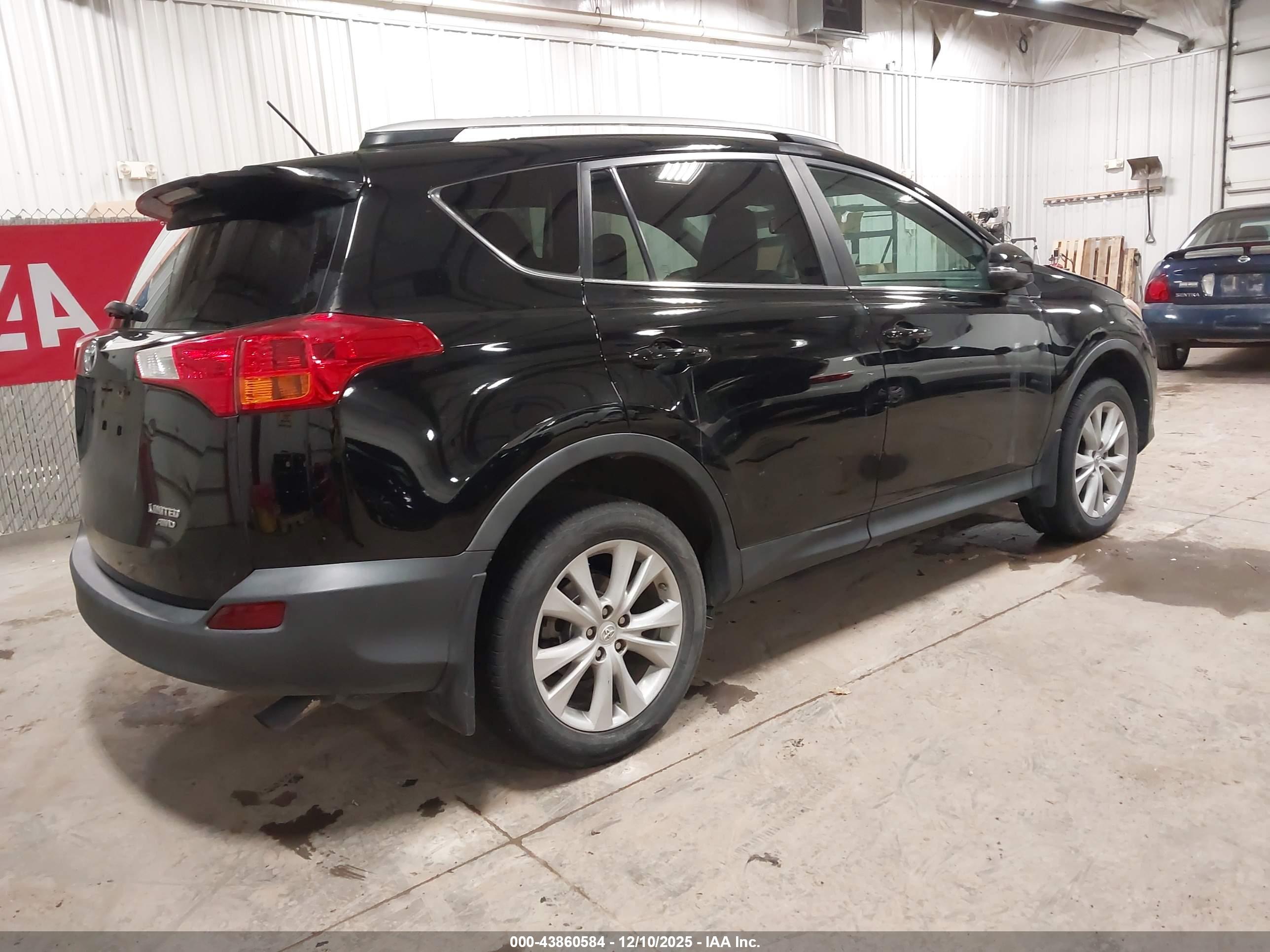 TOYOTA RAV4 image 4