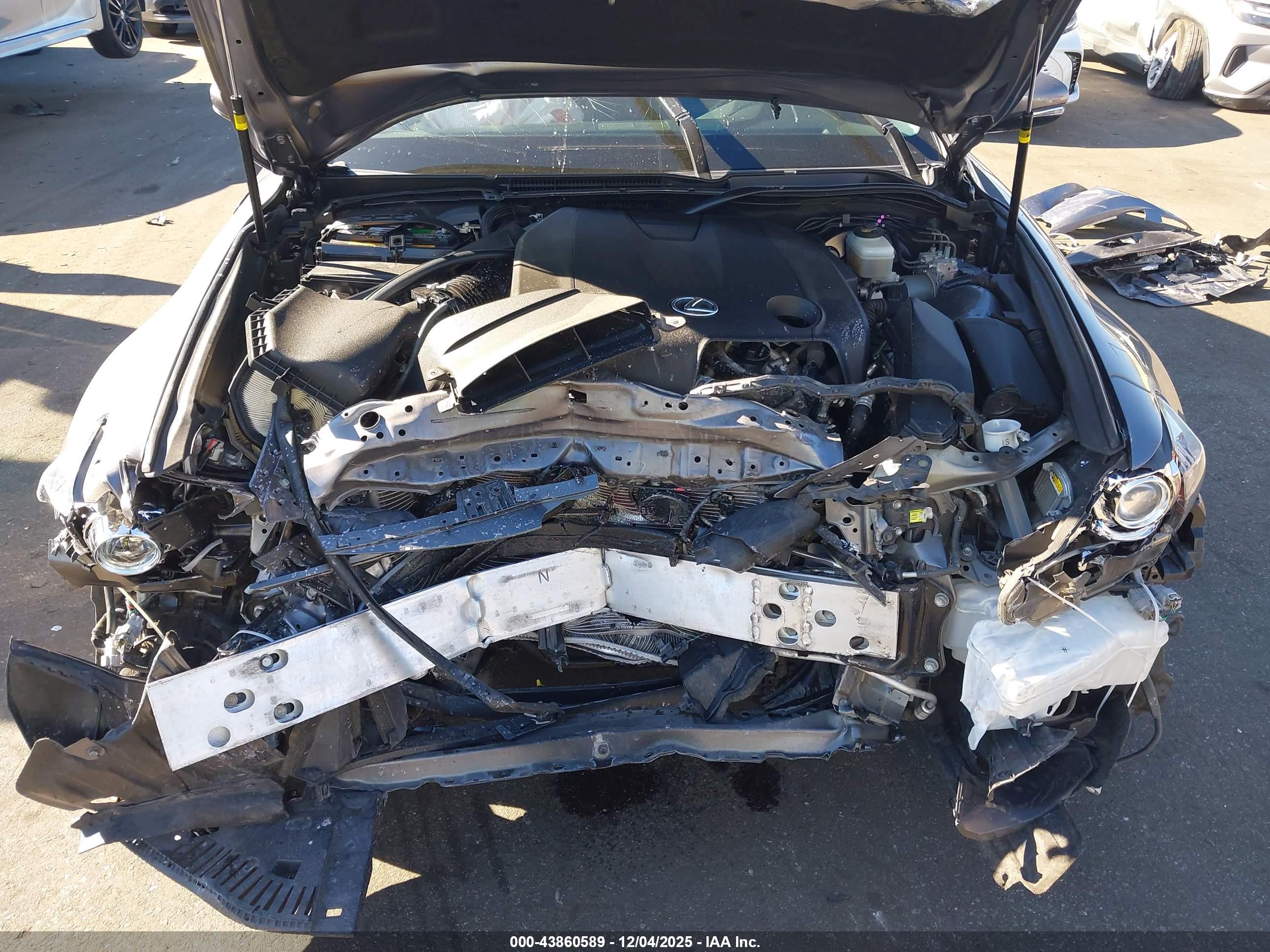 LEXUS IS image 10