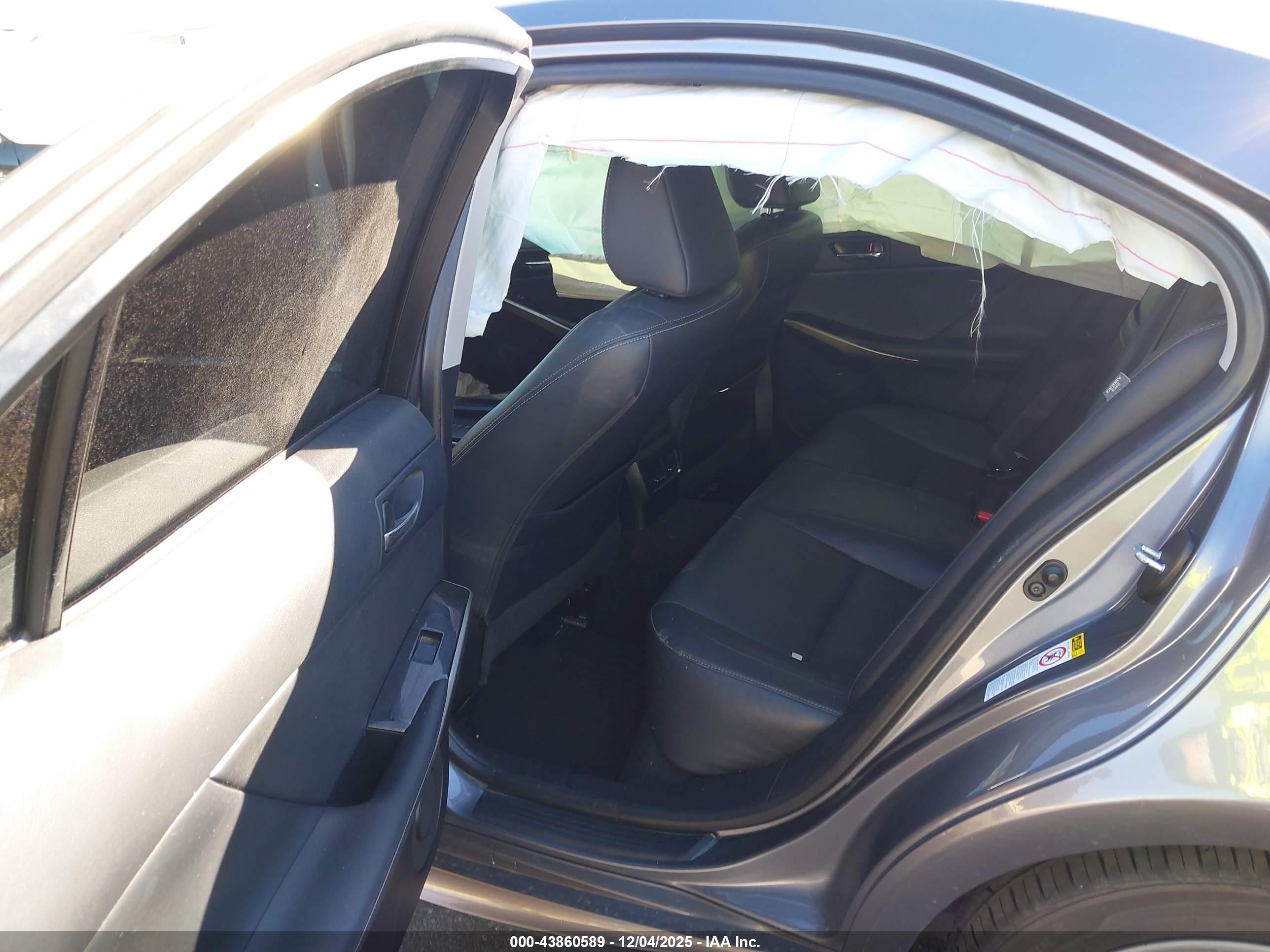 LEXUS IS image 8