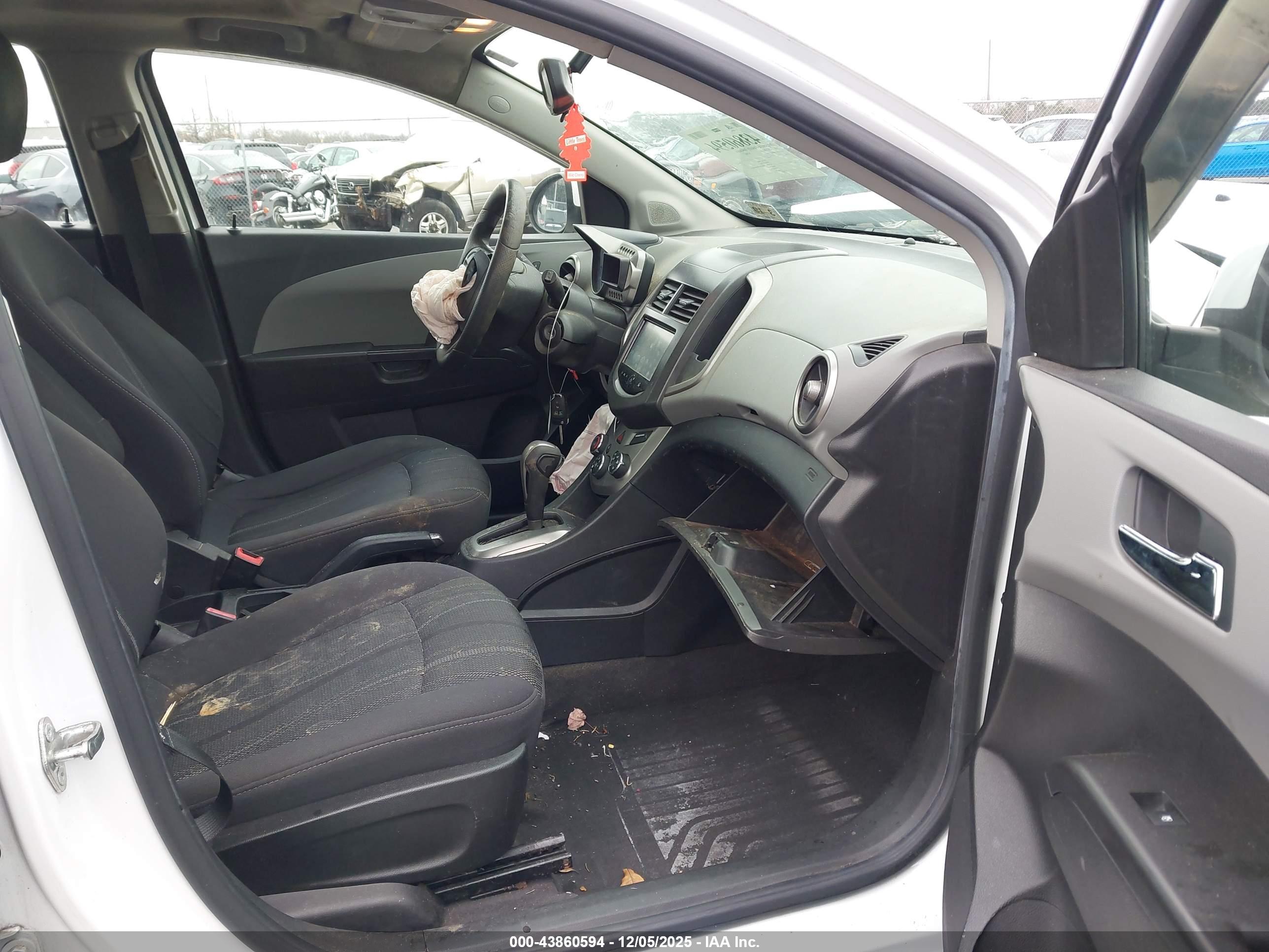 CHEVROLET SONIC image 5