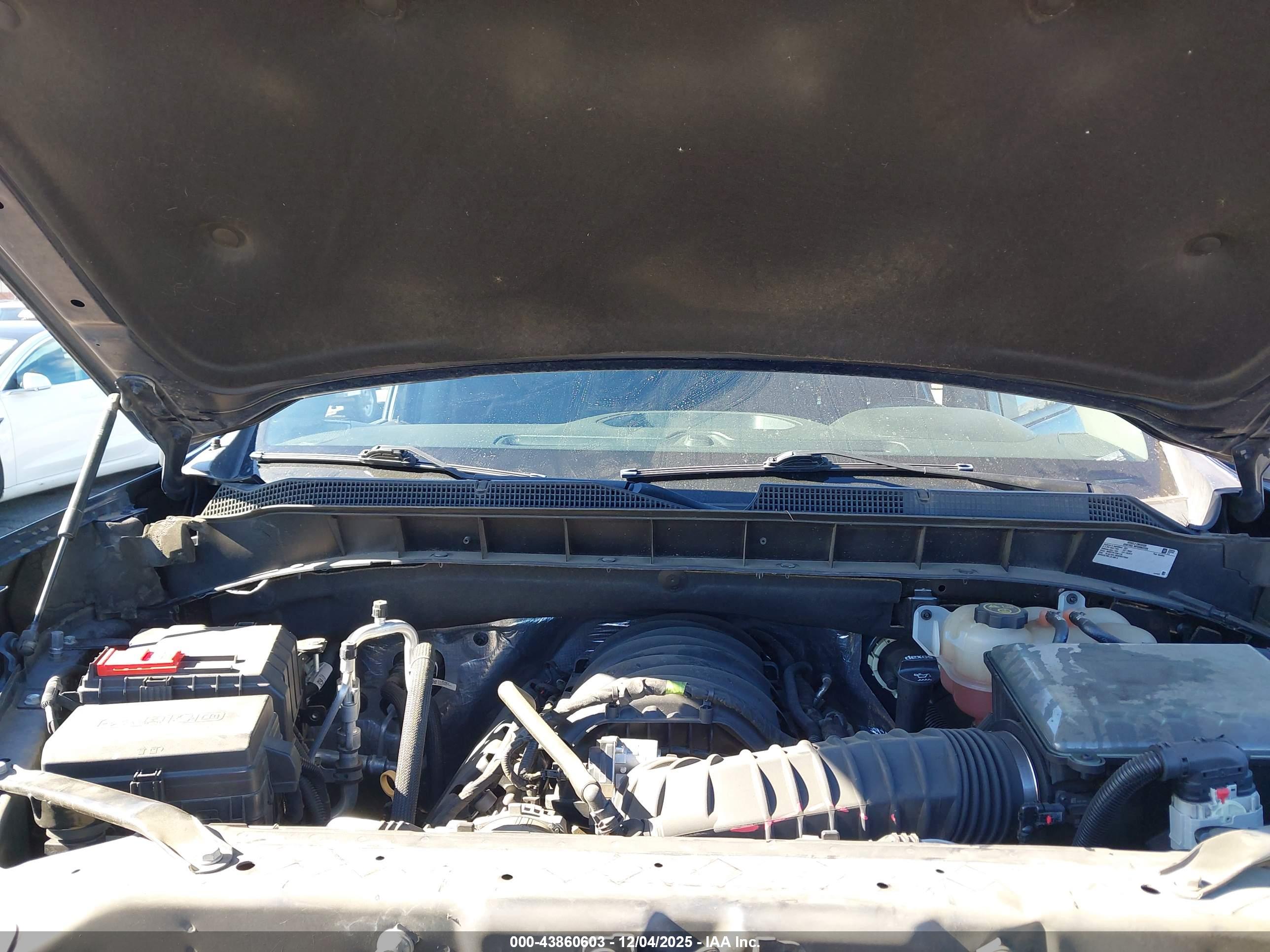 CHEVROLET SILVERADO image 10