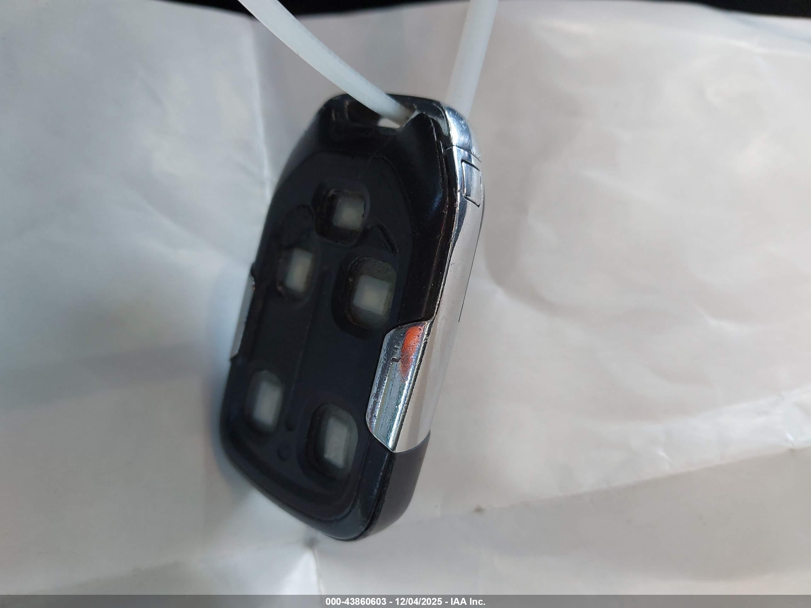 CHEVROLET SILVERADO image 11