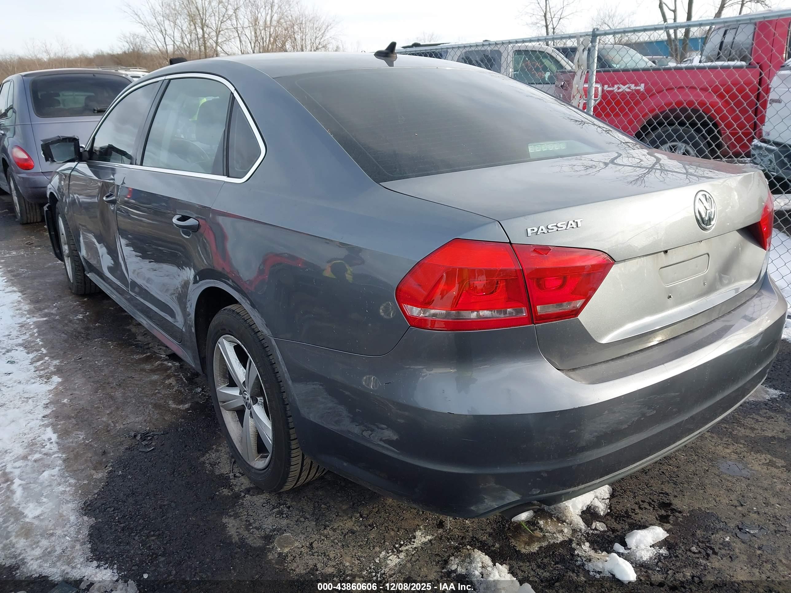 VOLKSWAGEN PASSAT image 3
