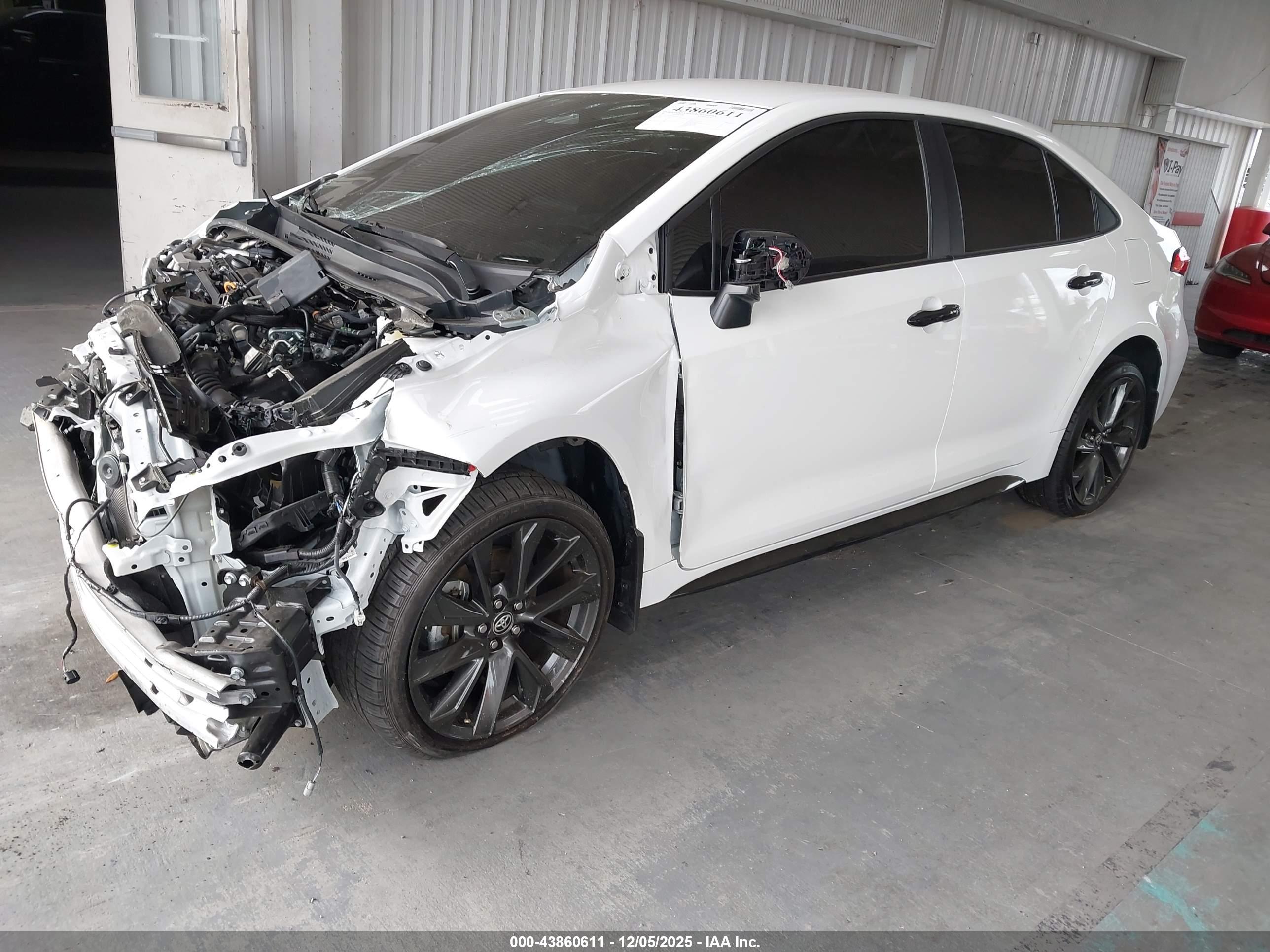 TOYOTA COROLLA image 2