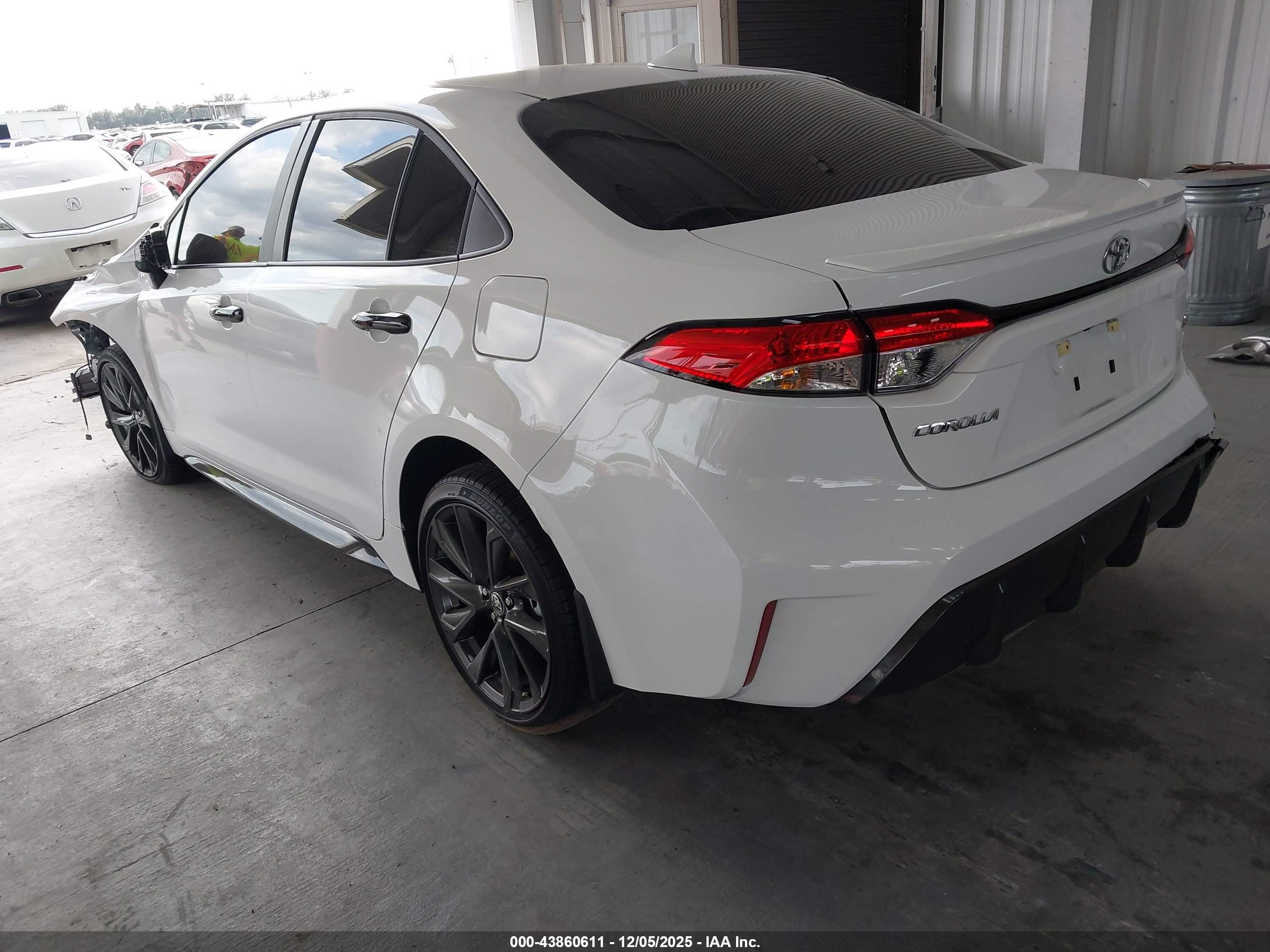 TOYOTA COROLLA image 3