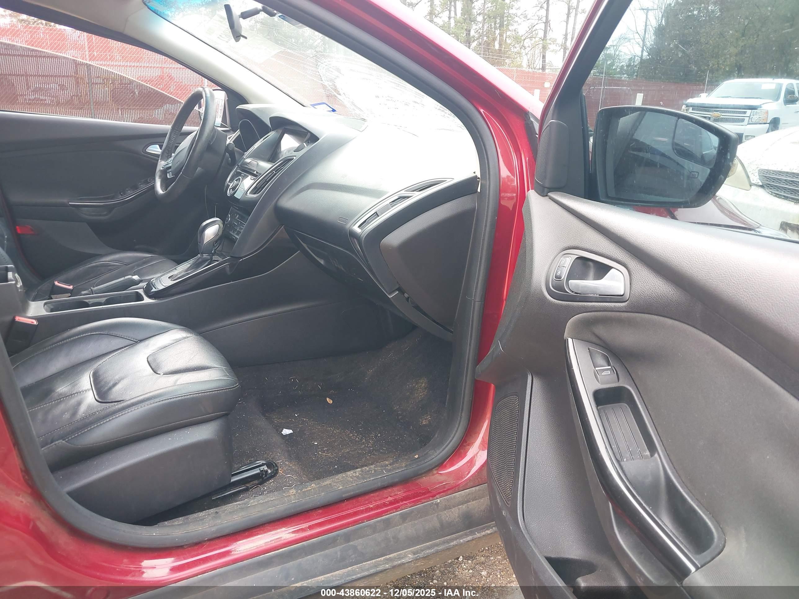 FORD FOCUS image 5