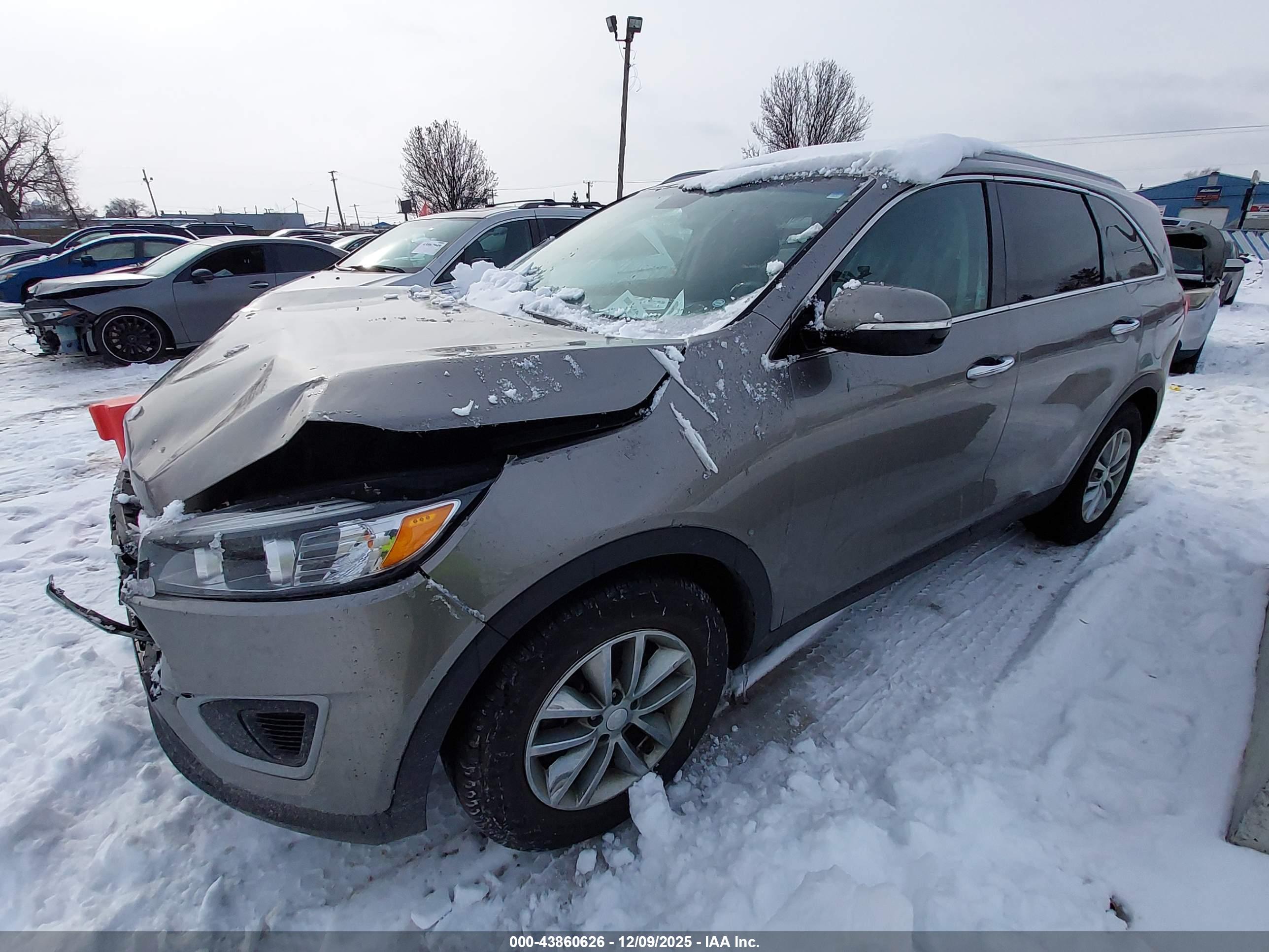 KIA SORENTO image 2